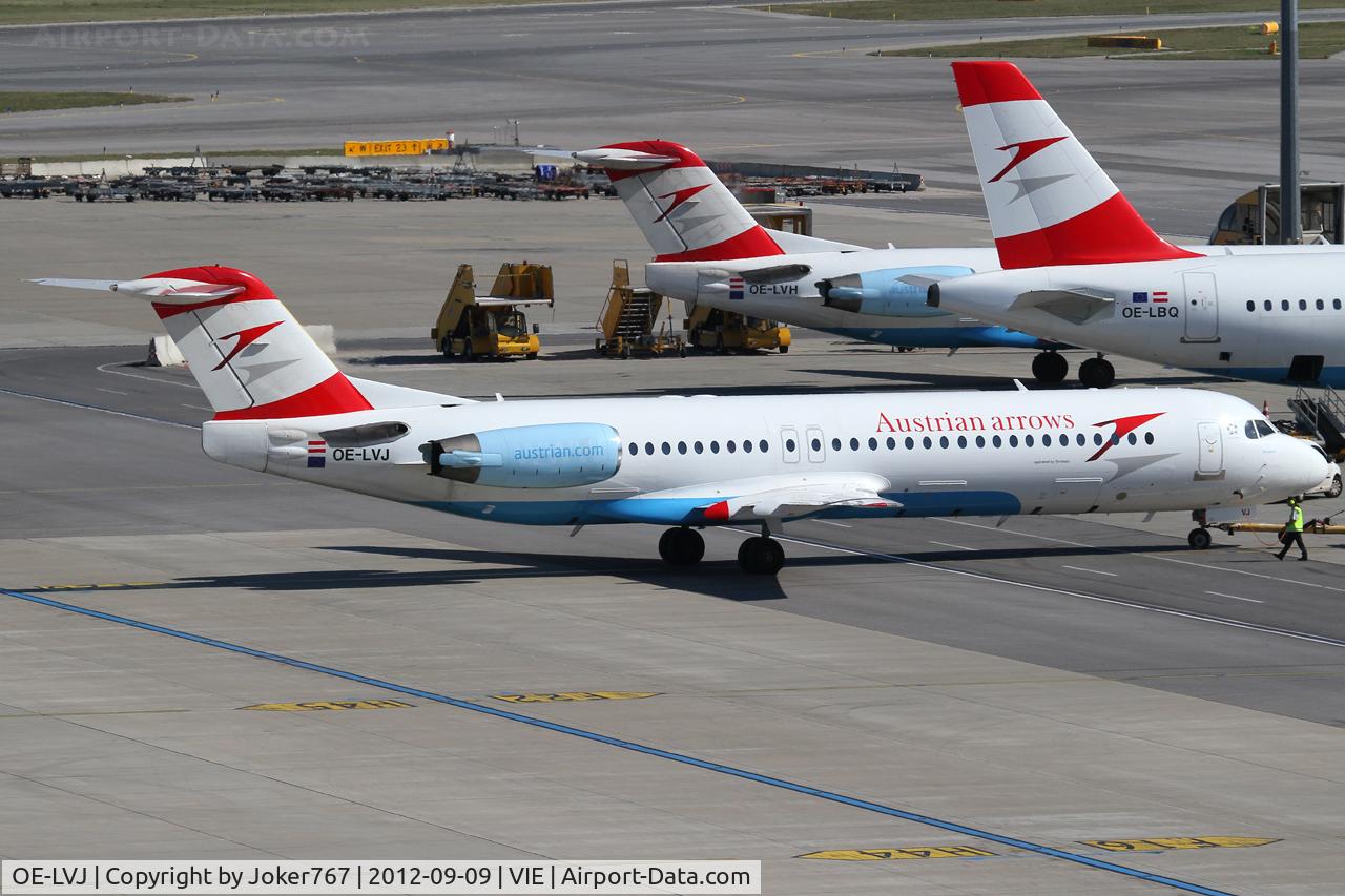 OE-LVJ, 1991 Fokker 100 (F-28-0100) C/N 11359, Austrian arrows