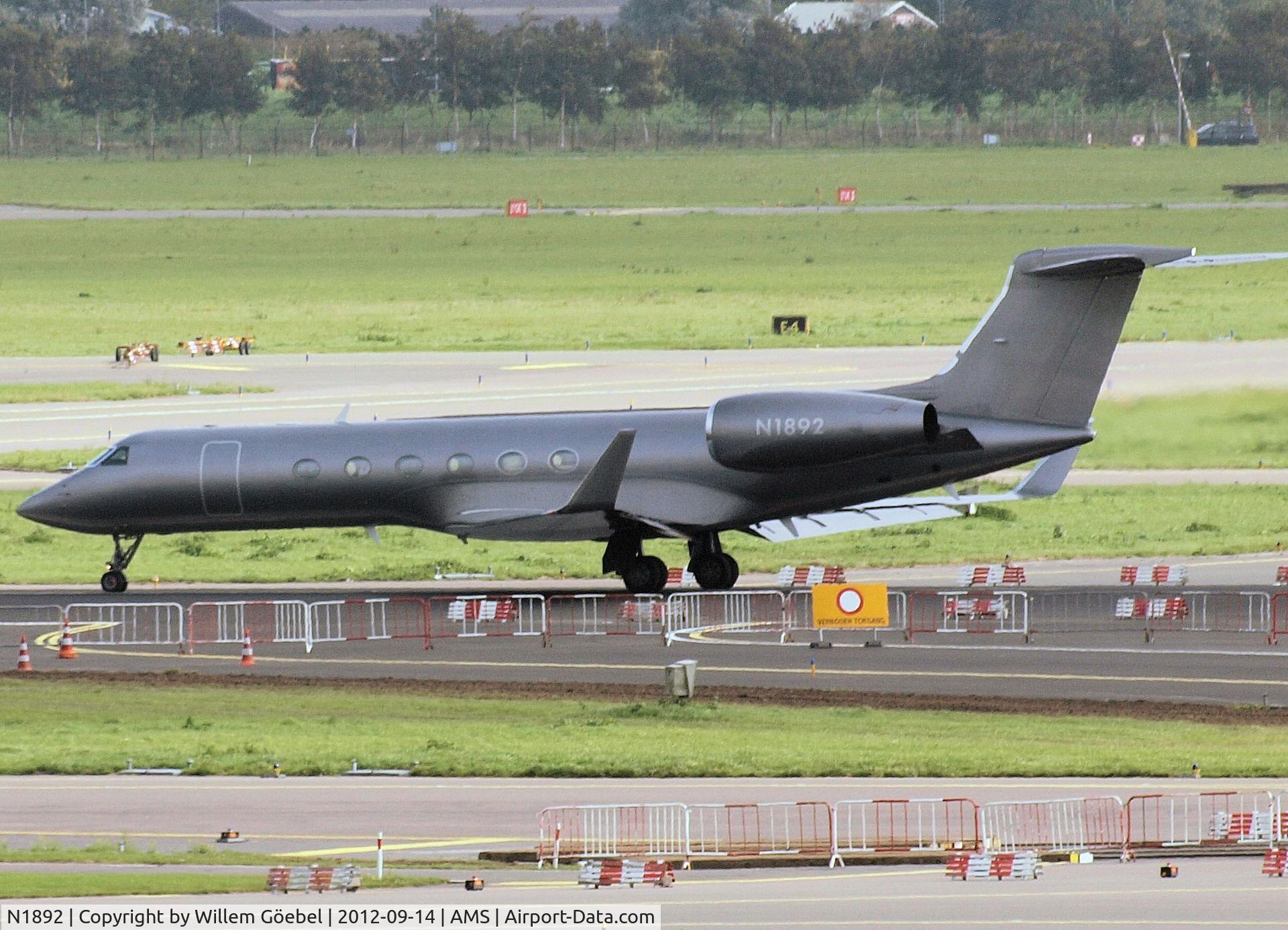 N1892, 1997 Gulfstream Aerospace G-V C/N 524, Taxi to the gate of Schiphol Airport
