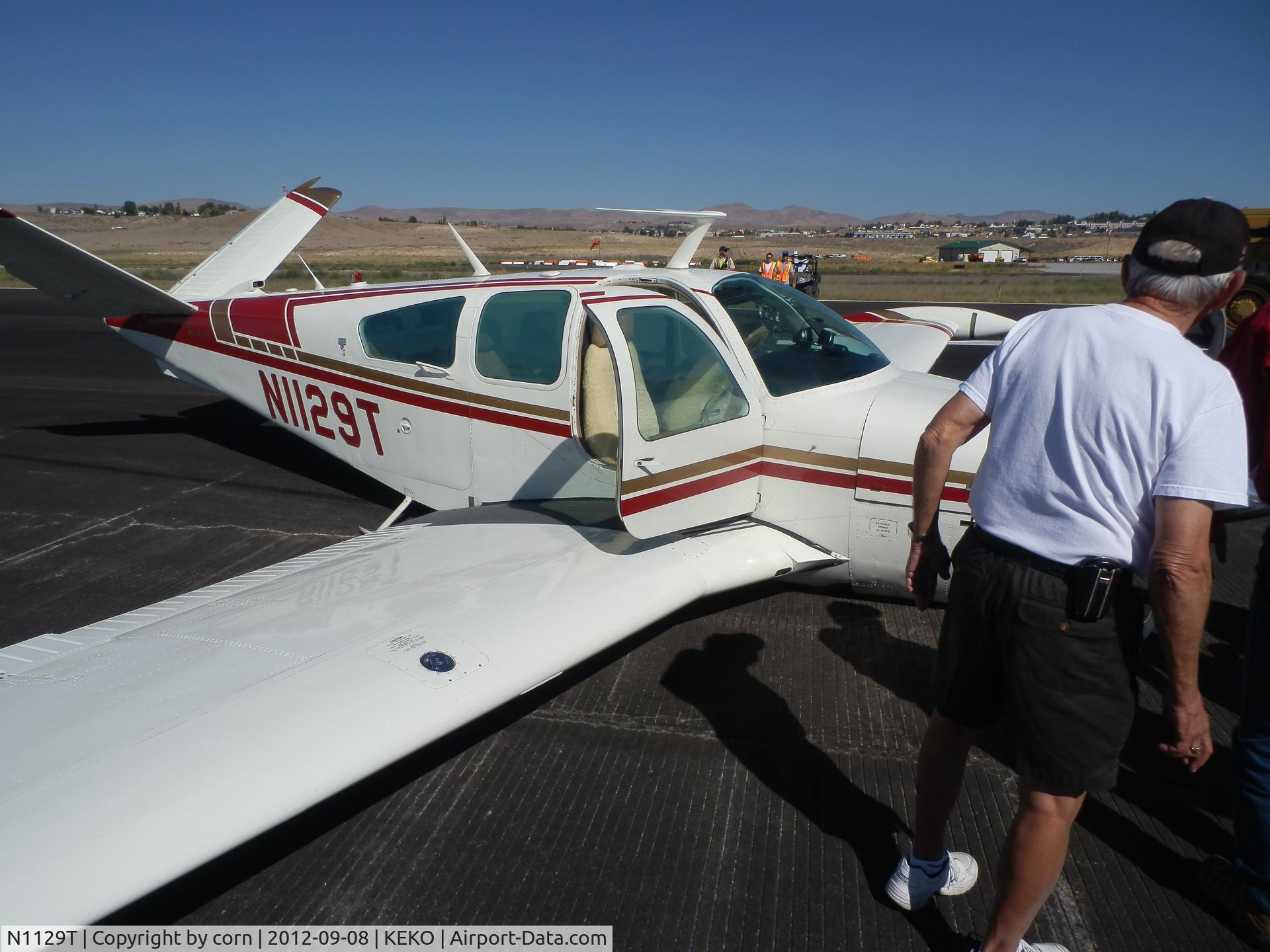 N1129T, 1976 Beech V35B Bonanza C/N D-9867, Gear up landing at KEKO