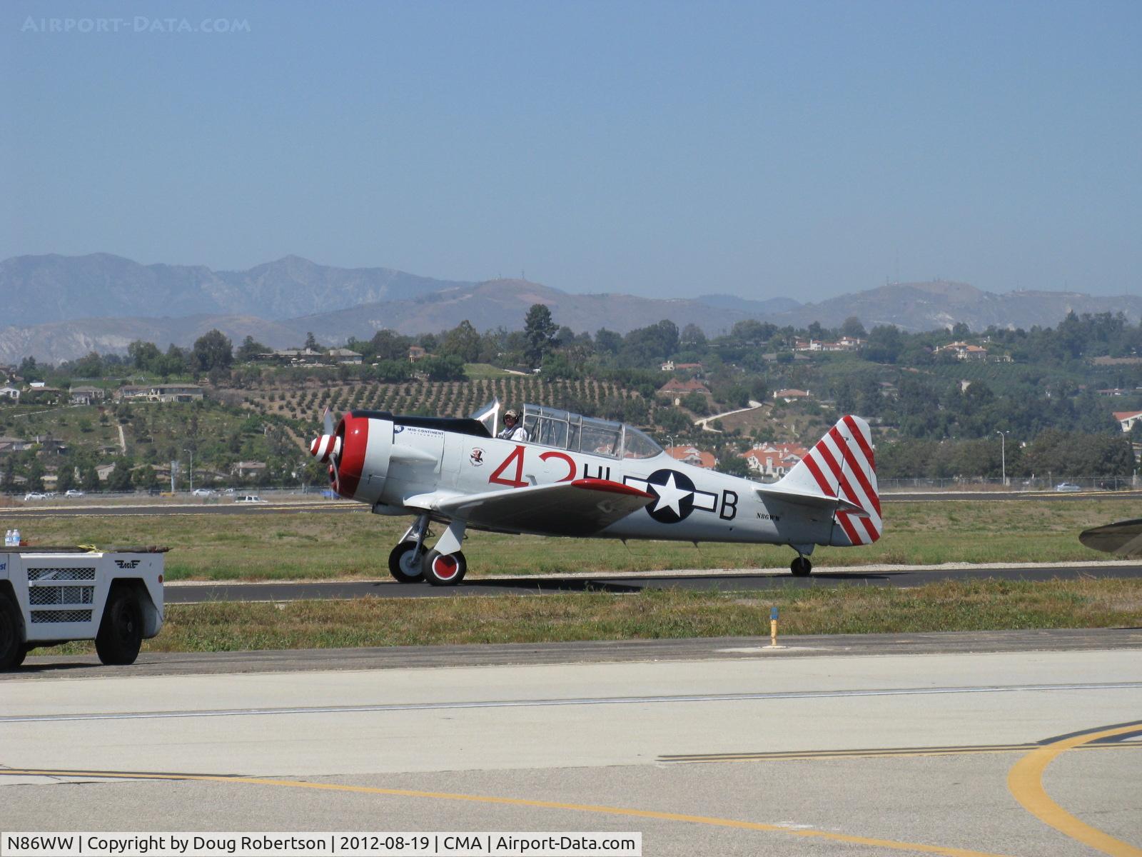 N86WW, 1956 North American SNJ-4 Texan C/N 88-12291, 1956 North American SNJ-4 'SUGARFOOT', P&W R-1340-AN-1 Wasp 550 Hp, taxi to 26