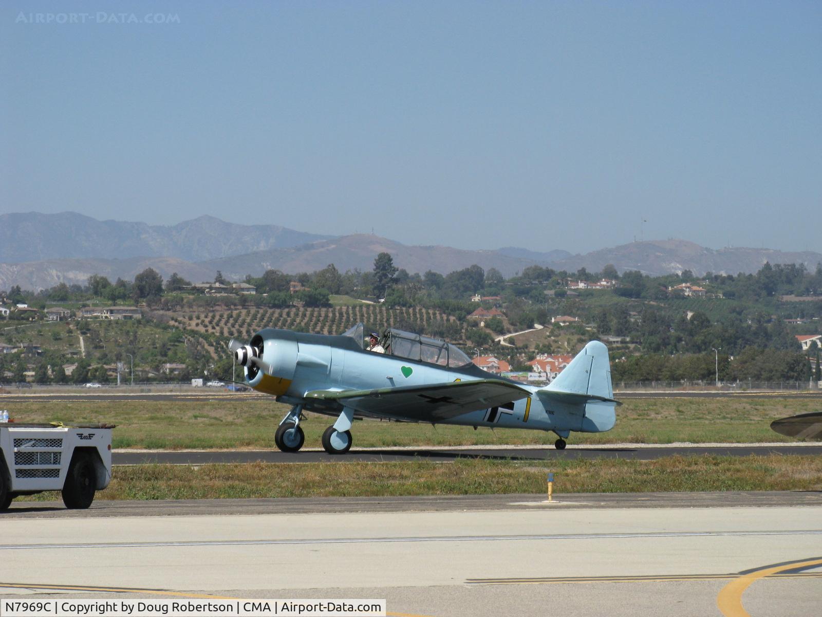 N7969C, North American SNJ-5 Texan Texan C/N 43974, North American SNJ-5, P&W R-1340 AN- WASP 600 Hp, taxi to 26