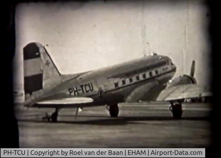 PH-TCU, 1944 Douglas DC3C-S1C3G (C-47A) C/N 13472, Foto van een 8mm film uit 1950-1953