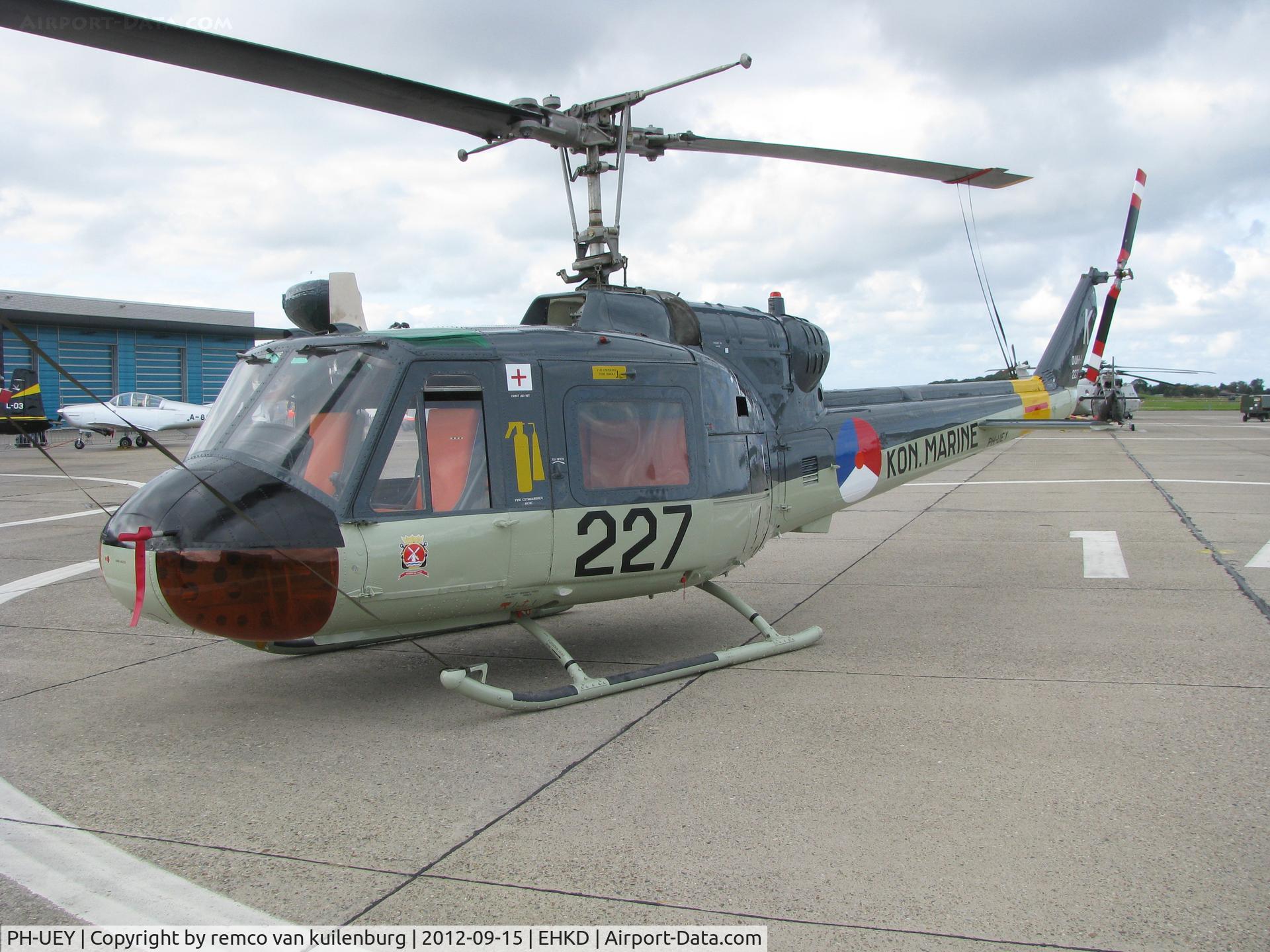 PH-UEY, 1962 Agusta AB-204B C/N 3035, Still Koninklijke Marine c/s 227/K also wears 7 Squadron badge