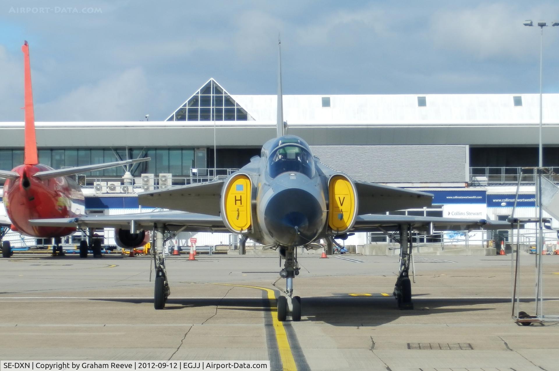 SE-DXN, 1977 Saab AJS 37 Viggen C/N 37098, Parked, ready for the Air Show.