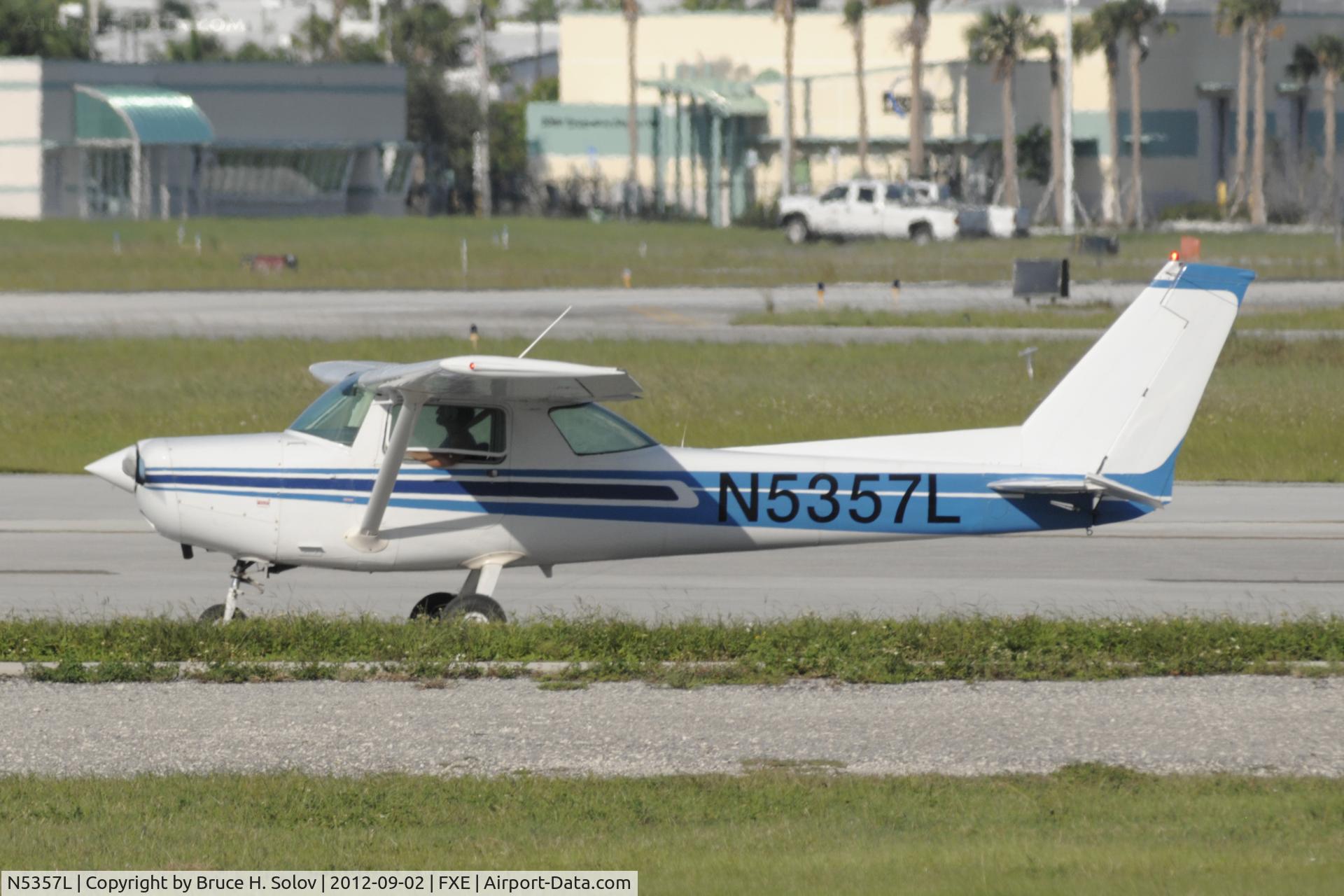 N5357L, 1980 Cessna 152 C/N 15284300, Holding short of Runway 8 at FXE