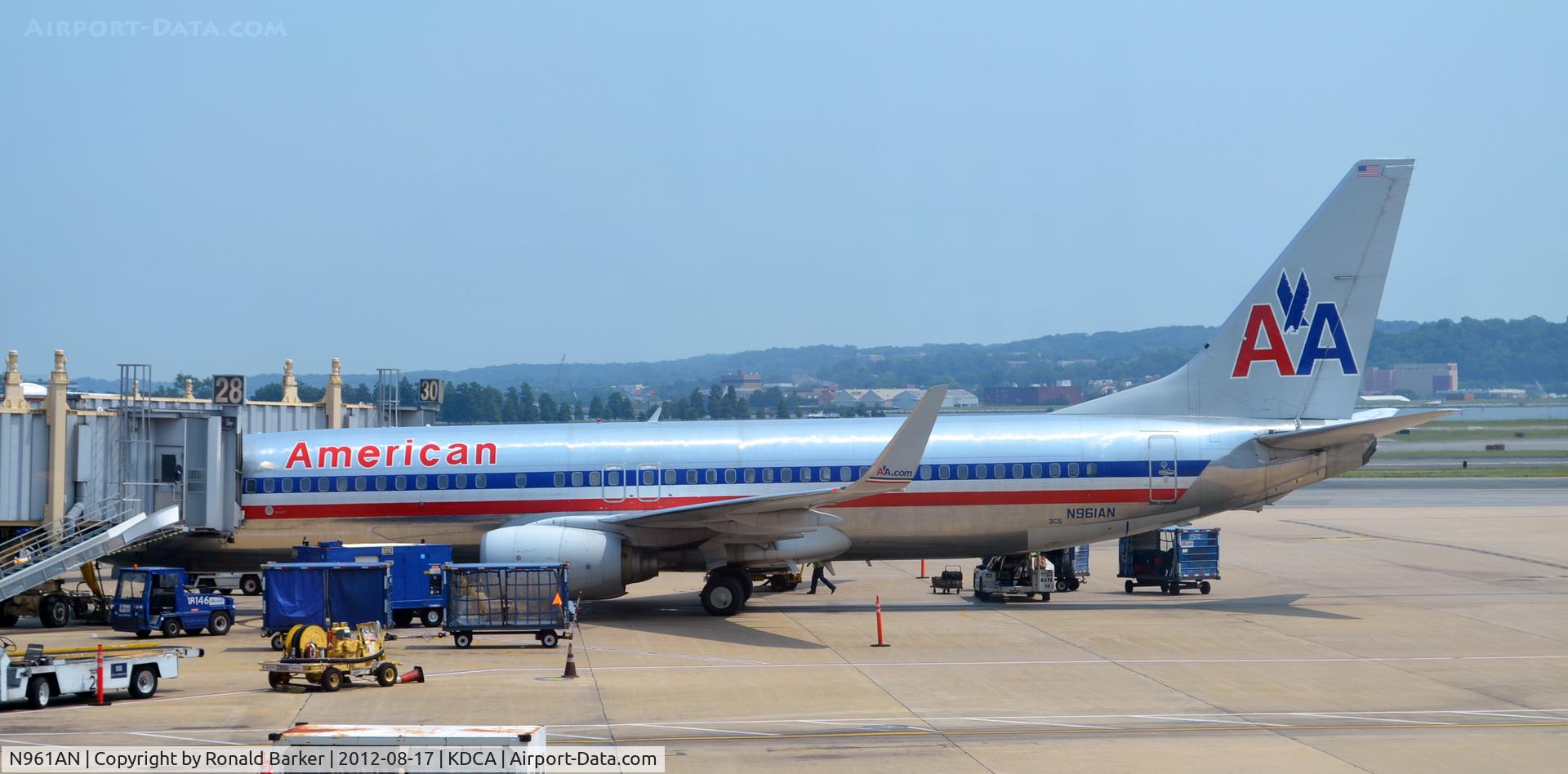 N961AN, 2001 Boeing 737-823 C/N 30092, DCA VA