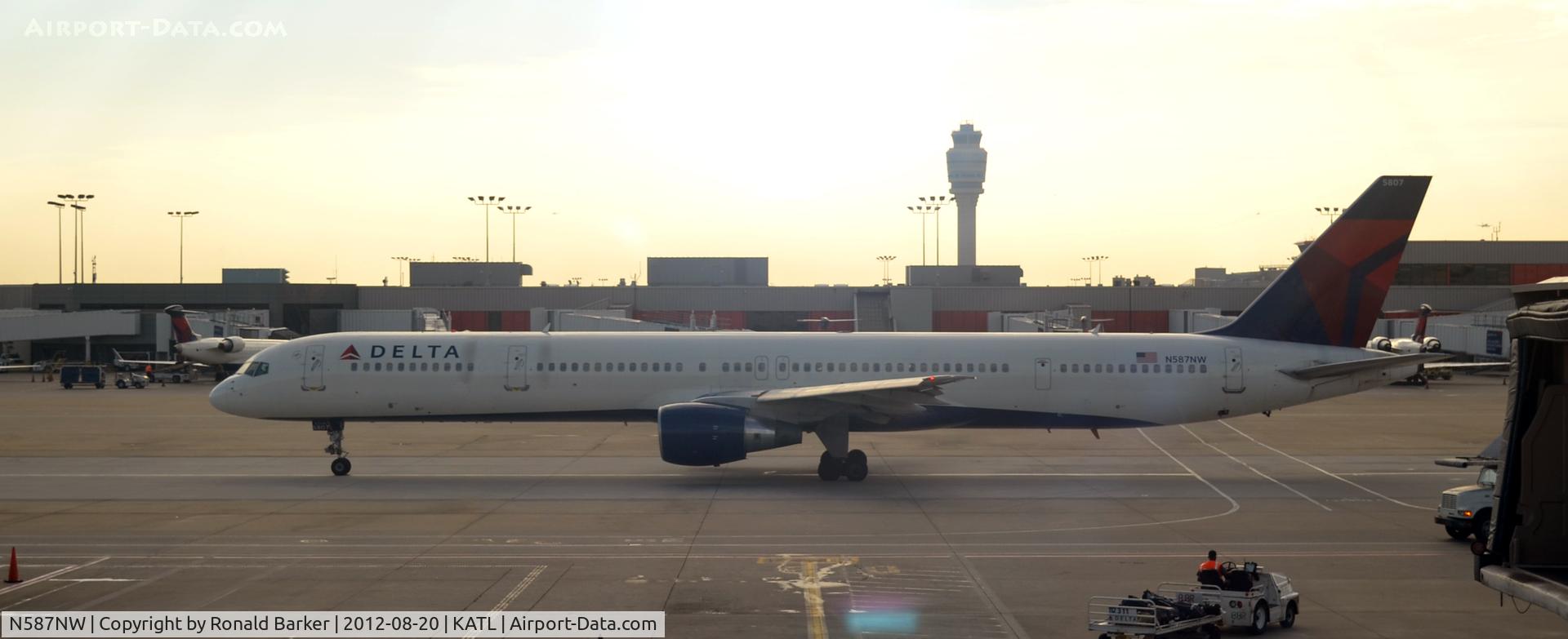 N587NW, 2002 Boeing 757-351 C/N 32986, ATL GA