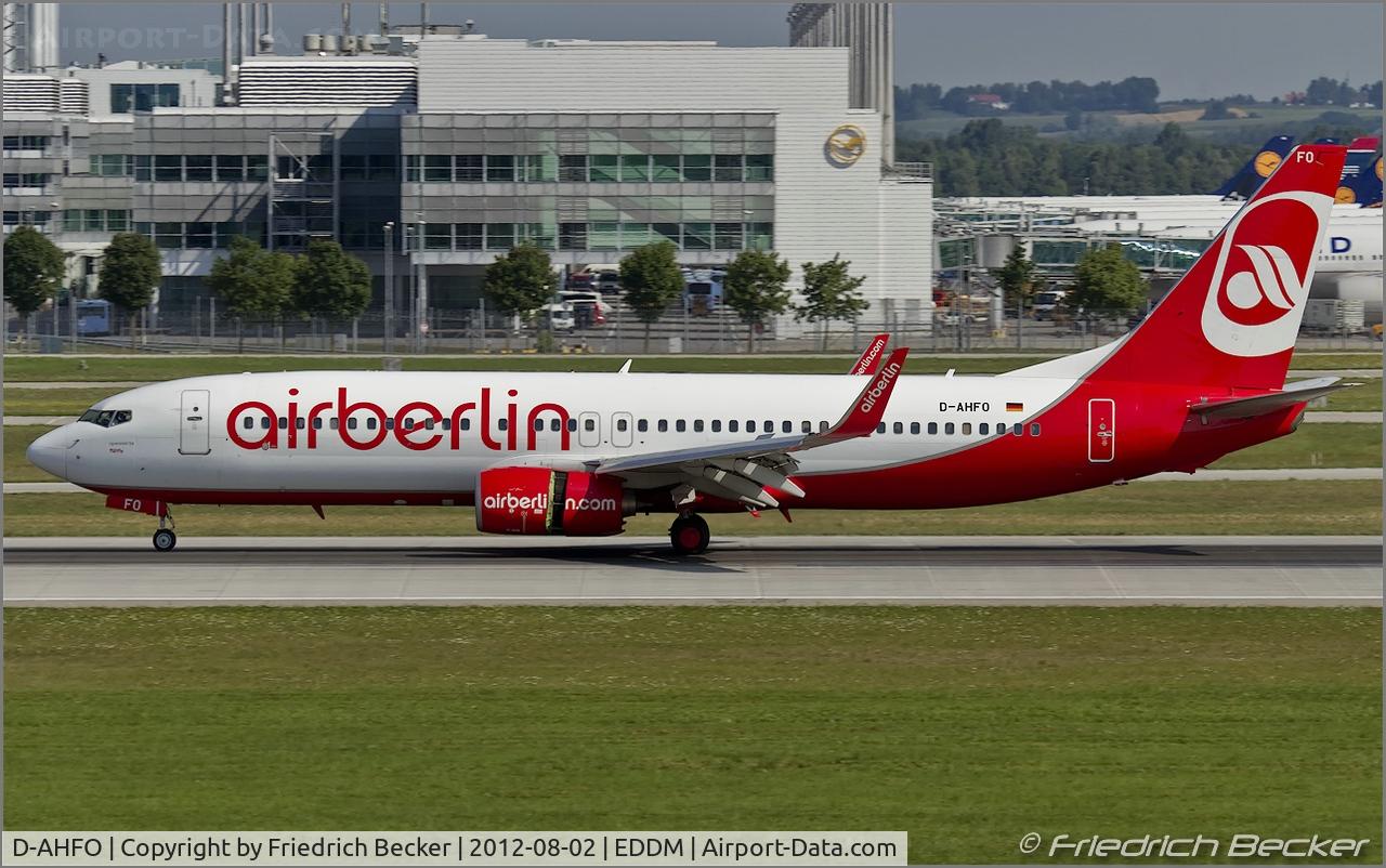 D-AHFO, 2000 Boeing 737-8K5 C/N 27987, decelerating after touchdown