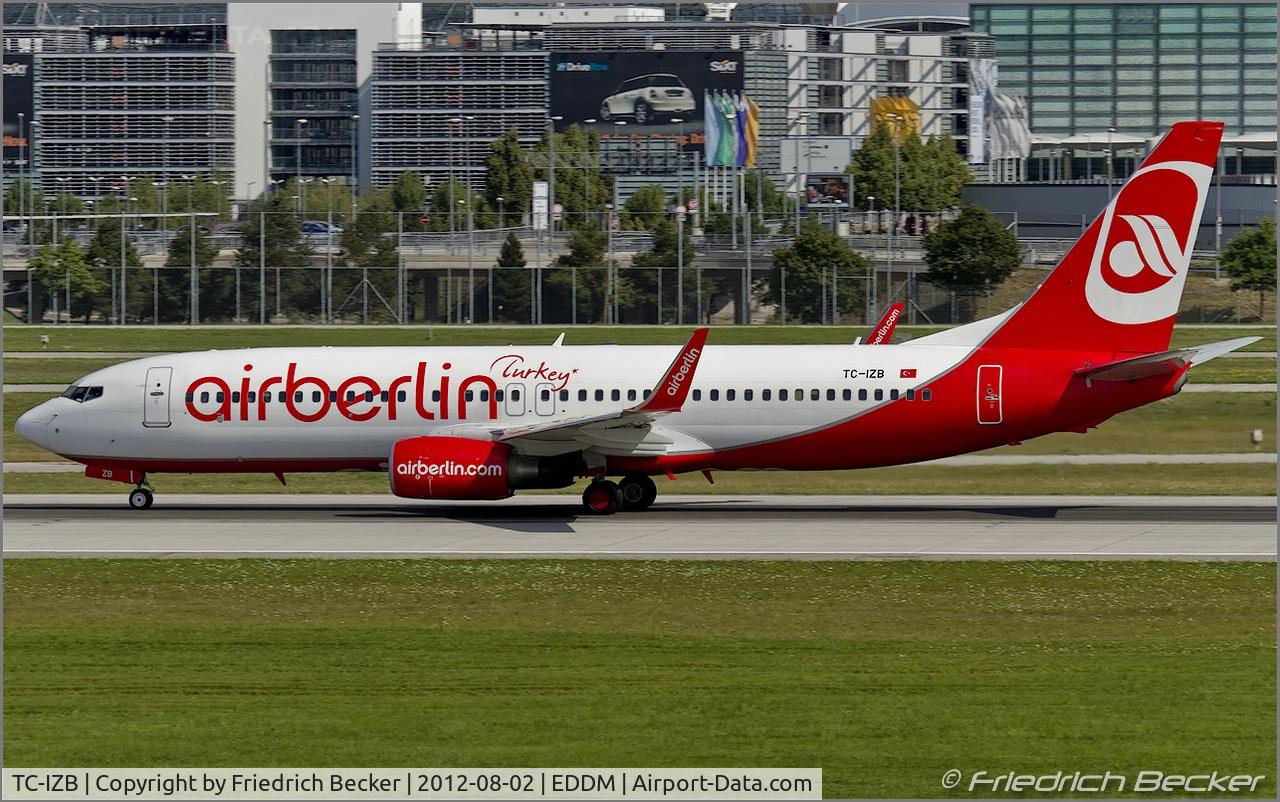 TC-IZB, 2009 Boeing 737-86J C/N 37743, decelerating after touchdown