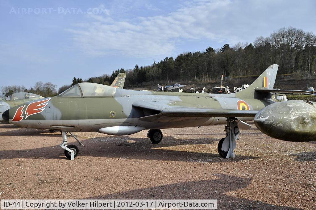 ID-44, Hawker Hunter F.4 C/N AF/HOF57, at Savigny-les-Beaune