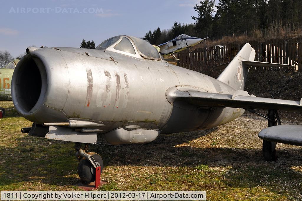 1811, Mikoyan-Gurevich LIM-2 C/N 1B-01811, at Savigny-les-Beaune
