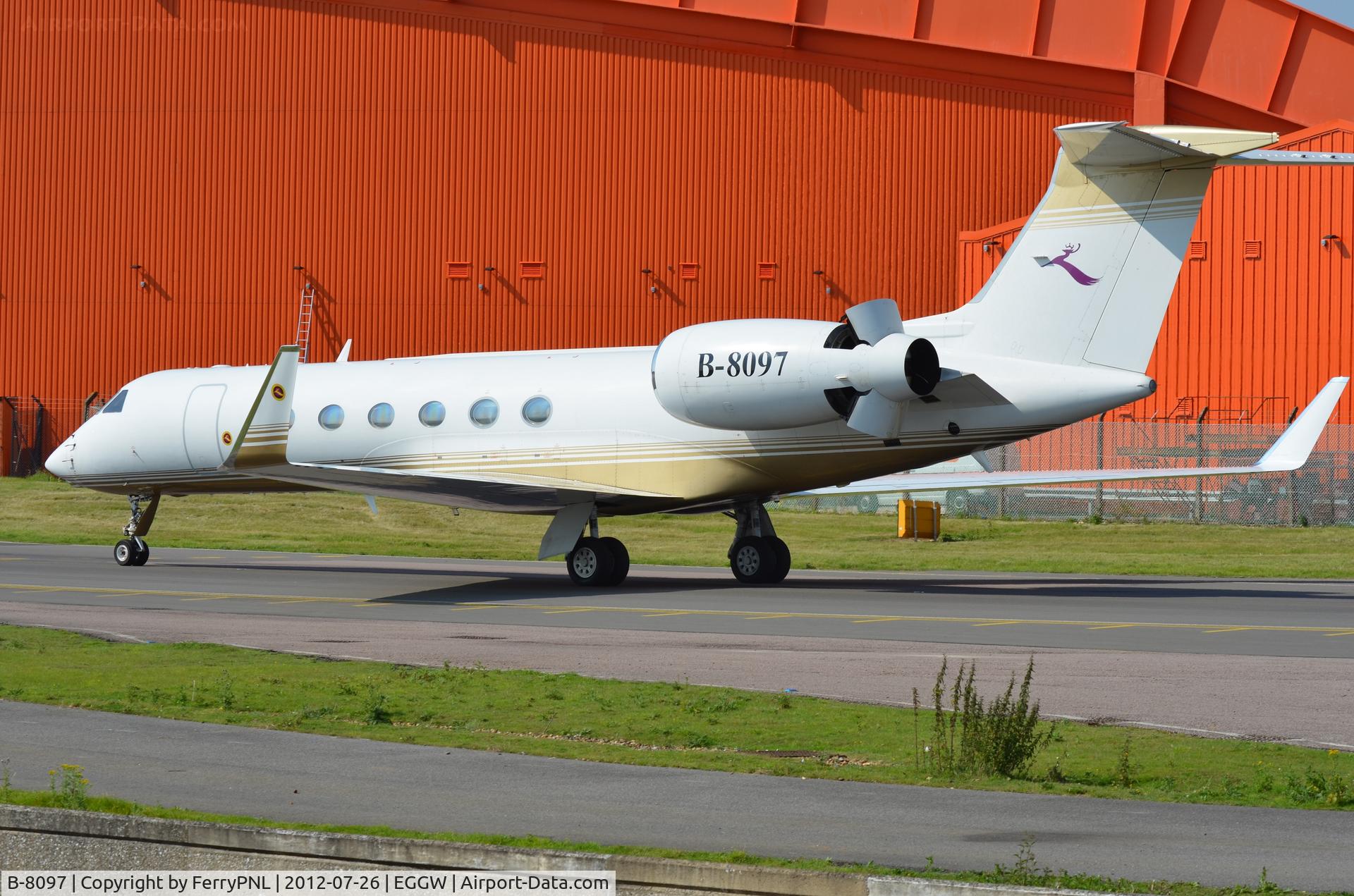 B-8097, 2000 Gulfstream Aerospace G-V C/N 613, Deer Jet G5 in Luton for the 2012 Olympics