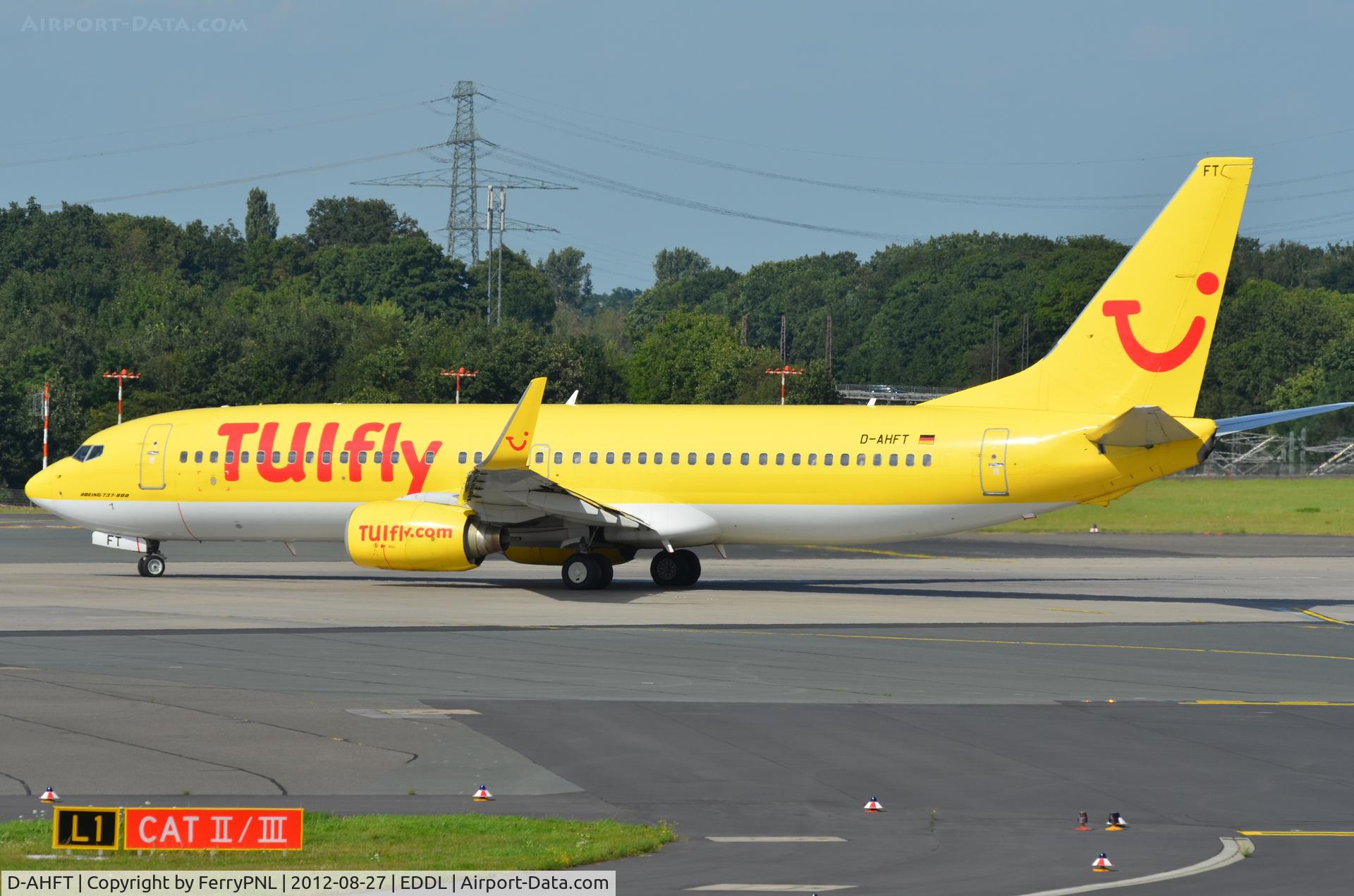D-AHFT, 2000 Boeing 737-8K5 C/N 30413, Ready for take-off