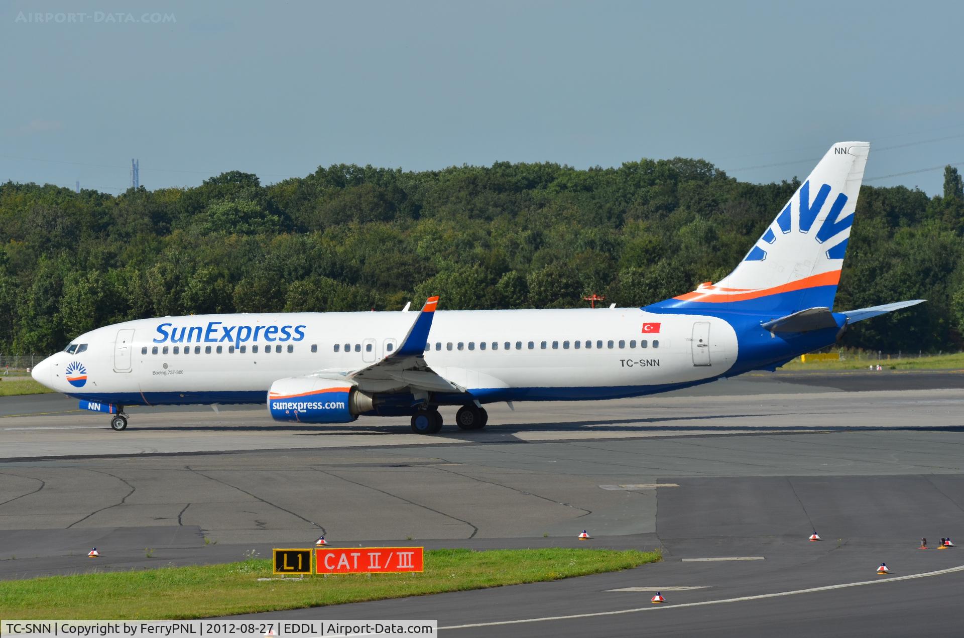 TC-SNN, 2010 Boeing 737-8HC C/N 40775, Sunexpress lining up