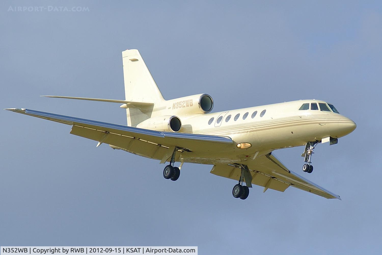 N352WB, 1981 Dassault Falcon 50 C/N 71, On approach 12R