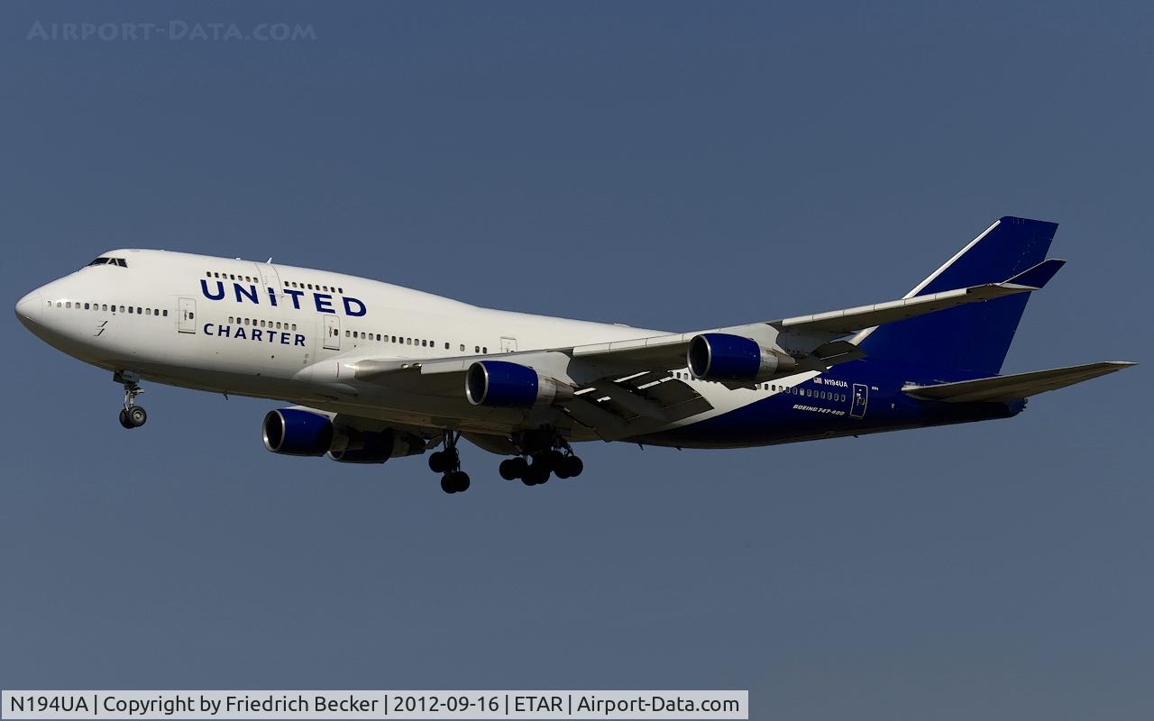 N194UA, 1997 Boeing 747-422 C/N 26892, on final RW27