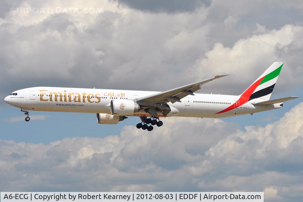 A6-ECG, 2008 Boeing 777-31H/ER C/N 35579, On short finals for r/w 25L