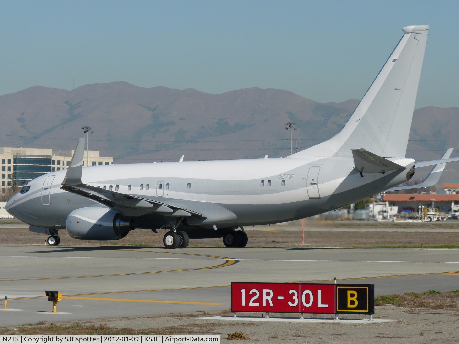 N2TS, 1999 Boeing 737-73Q C/N 29102, N2TS at KSJC.