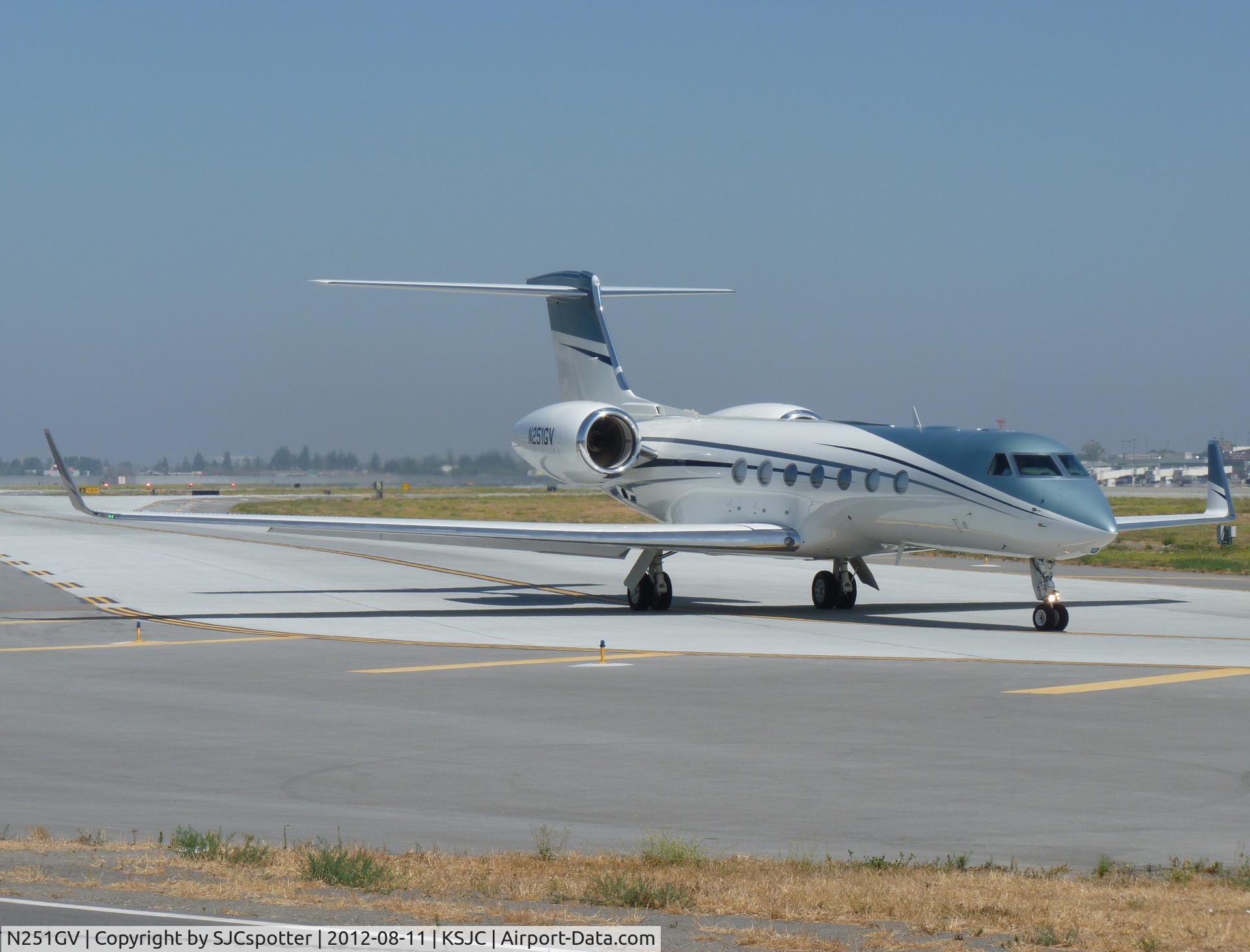 N251GV, Gulfstream Aerospace GV-SP (G550) C/N 5251, Beautiful G-V taxing on W at SJC.