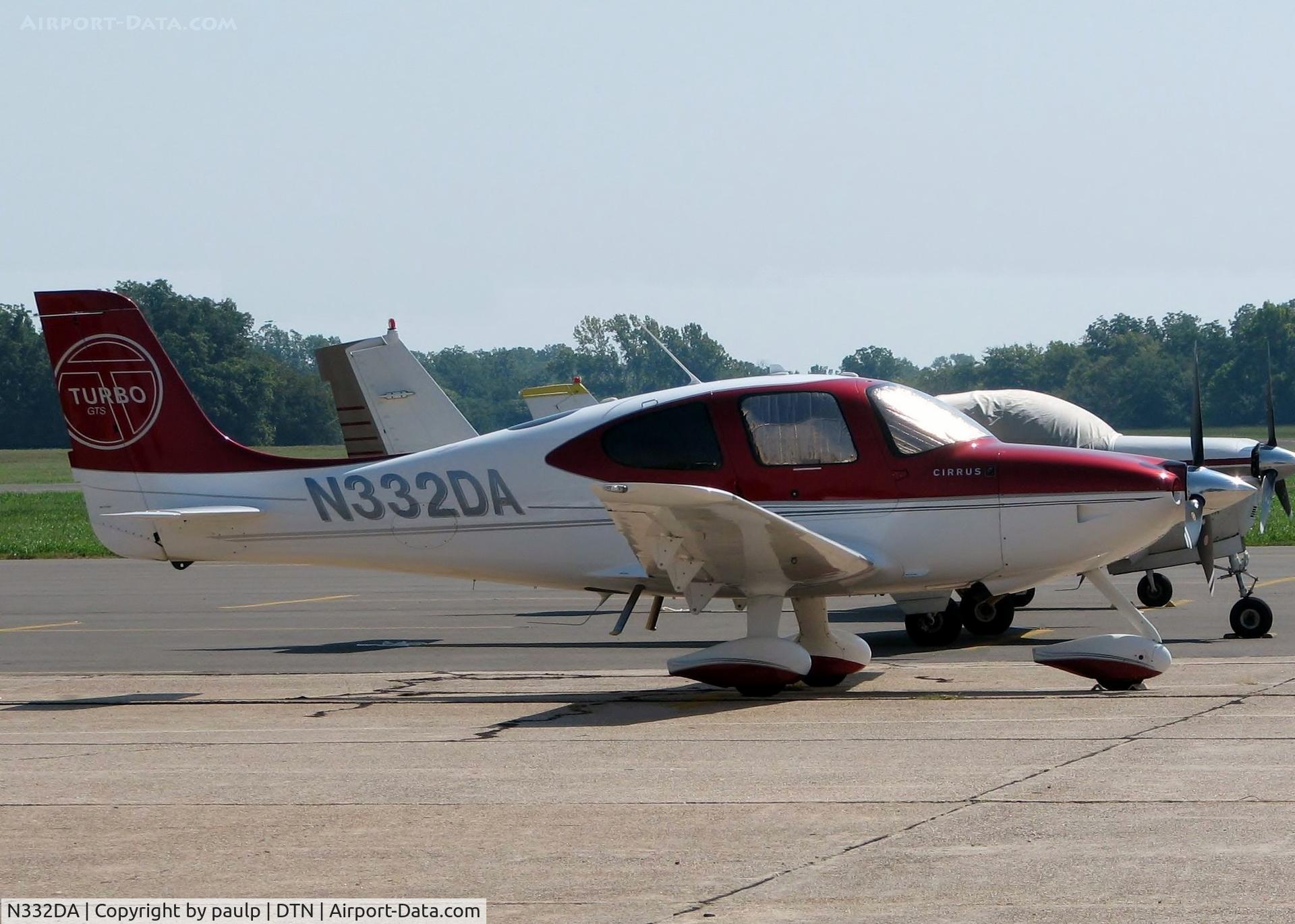 N332DA, Cirrus SR22 C/N 3453, At Downtown Shreveport.