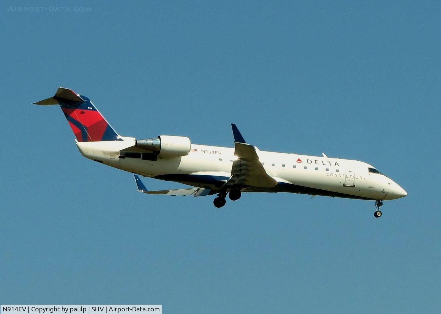 N914EV, 2003 Bombardier CRJ-200ER (CL-600-2B19) C/N 7752, Landing at Shreveport Regional.