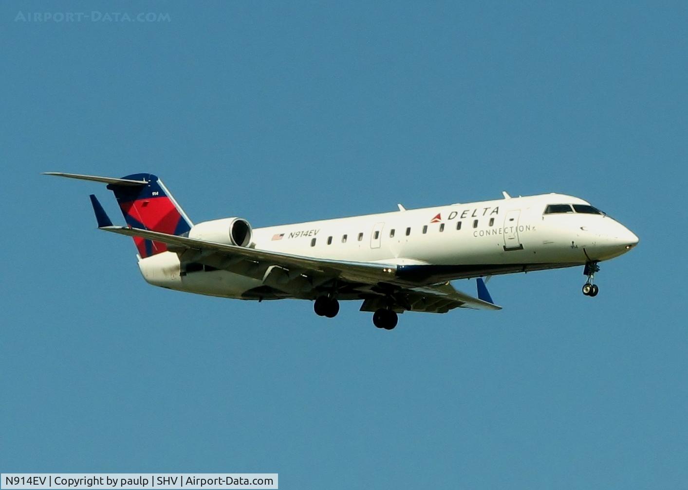 N914EV, 2003 Bombardier CRJ-200ER (CL-600-2B19) C/N 7752, Landing at Shreveport Regional.