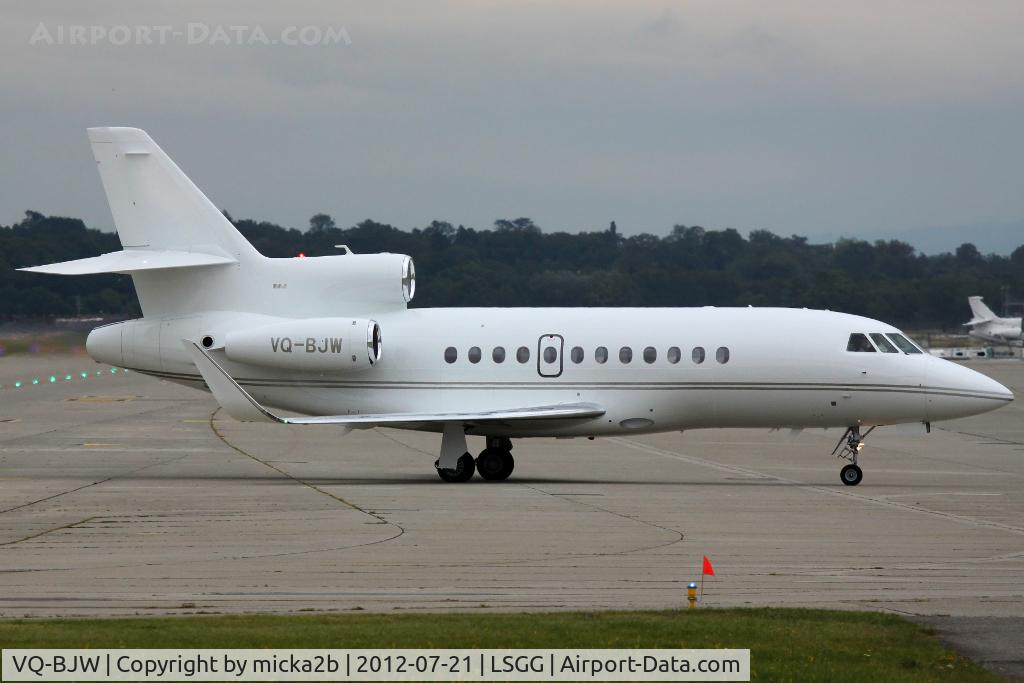VQ-BJW, 2010 Dassault Falcon 900EX C/N 250, Taxiing