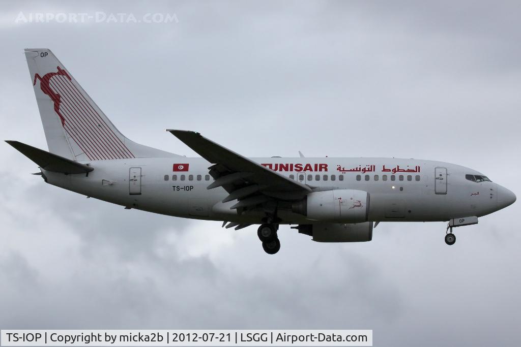 TS-IOP, 2000 Boeing 737-6H3 C/N 29500, Landing