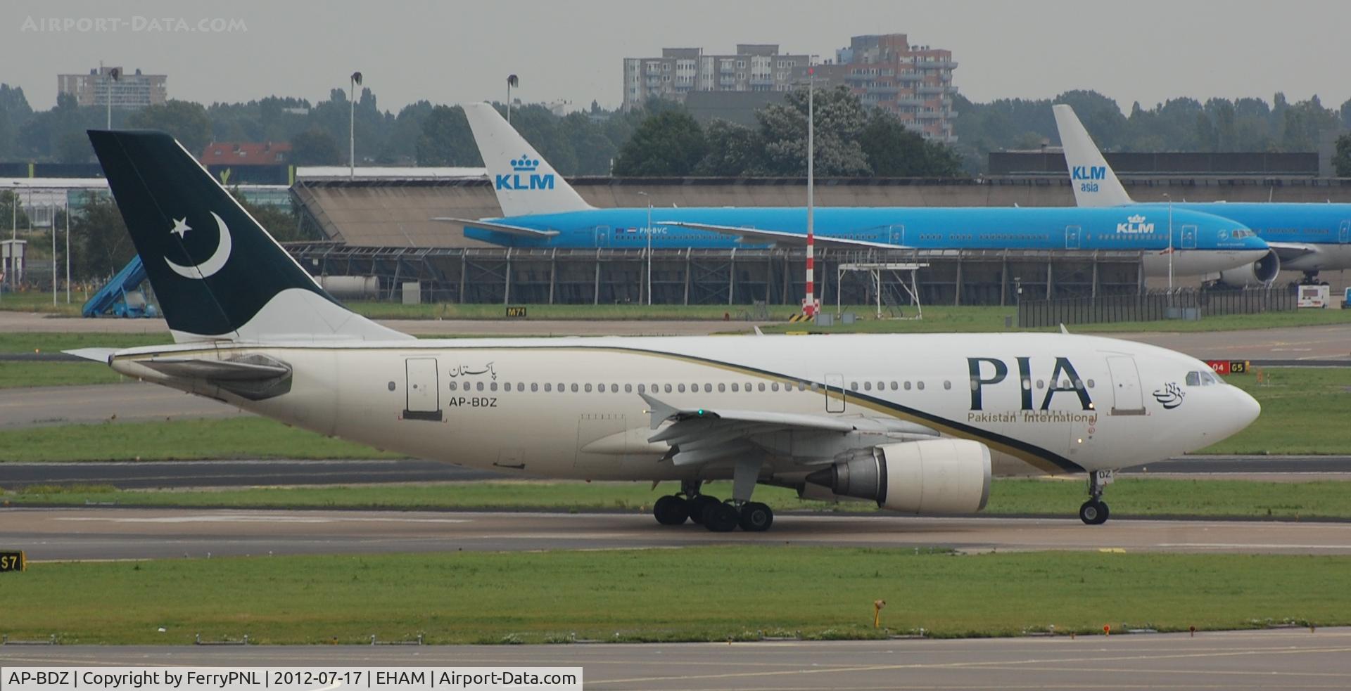 AP-BDZ, 1991 Airbus A310-308 C/N 585, Ready to depart AMS
