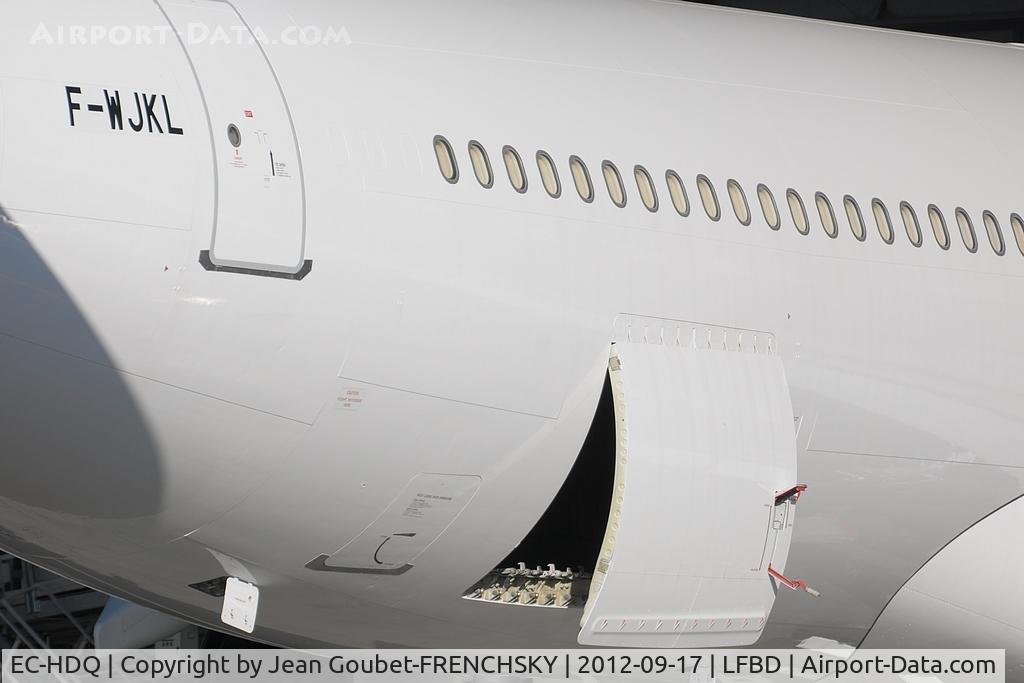 EC-HDQ, 2000 Airbus A340-313X C/N 302, now F-WJKL ex Ibéria named Sor Juana Inés de la Cruz
Stored Bordeaux Mérignac airport 03/2012 as F-WJKL