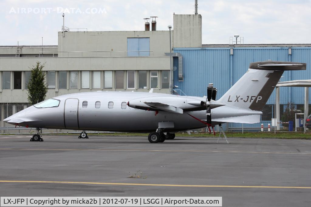 LX-JFP, 2009 Piaggio P-180 Avanti II C/N 1176, Parked