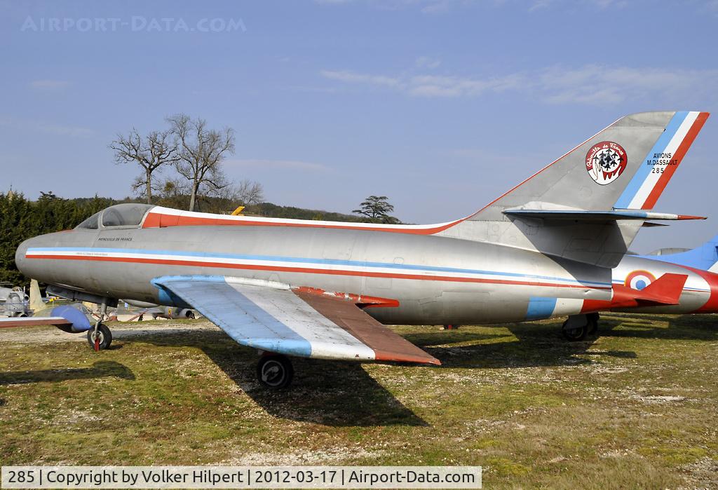 285, Dassault Mystère IVA C/N 285, at Savigny-les-Beaune