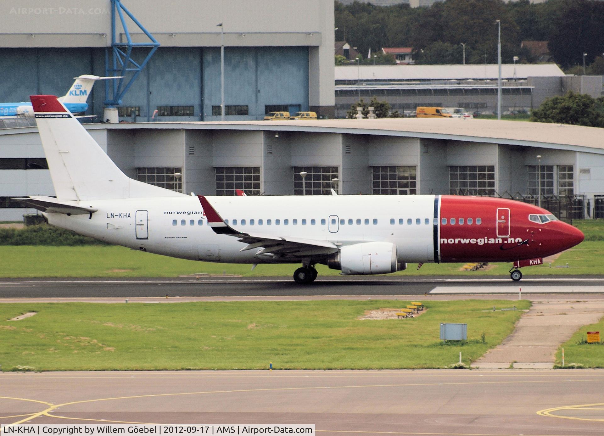 LN-KHA, 1998 Boeing 737-31S C/N 29100, Taxi to runway 24 of Schiphol Airport