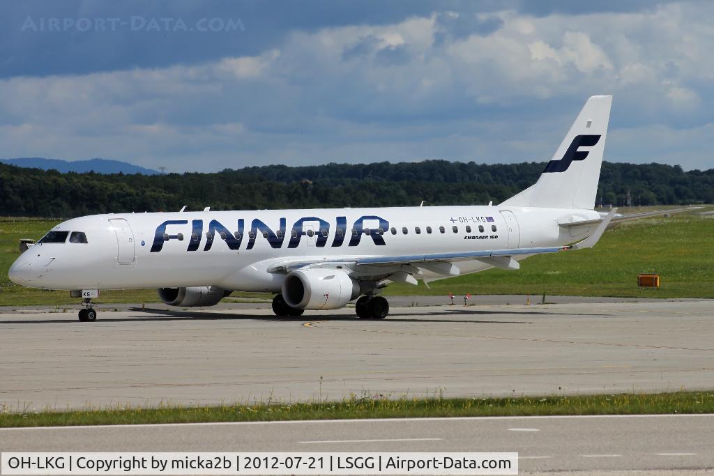 OH-LKG, 2007 Embraer 190LR (ERJ-190-100LR) C/N 19000079, Taxiing