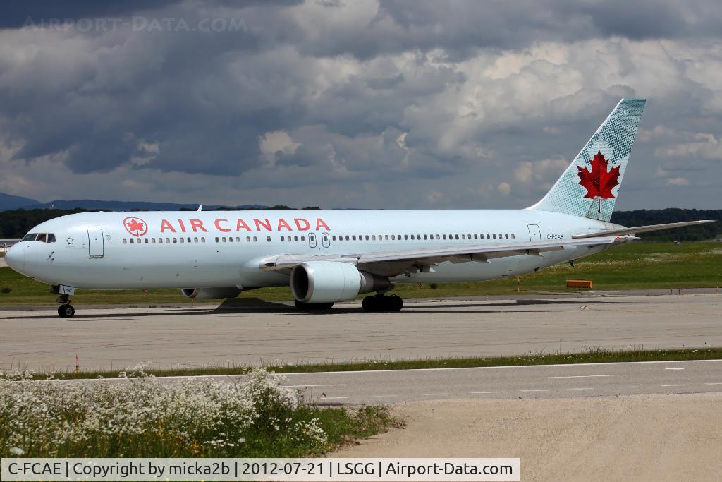 C-FCAE, 1988 Boeing 767-375/ER C/N 24083, Taxiing
