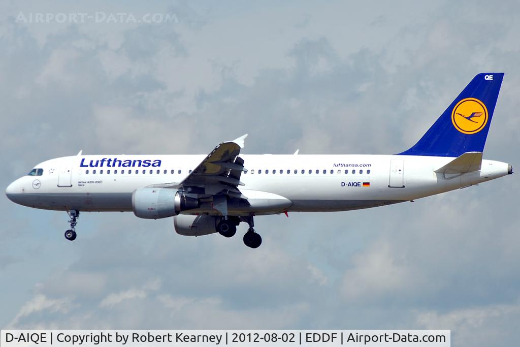 D-AIQE, 1991 Airbus A320-211 C/N 0209, On finals for r/w 25L
