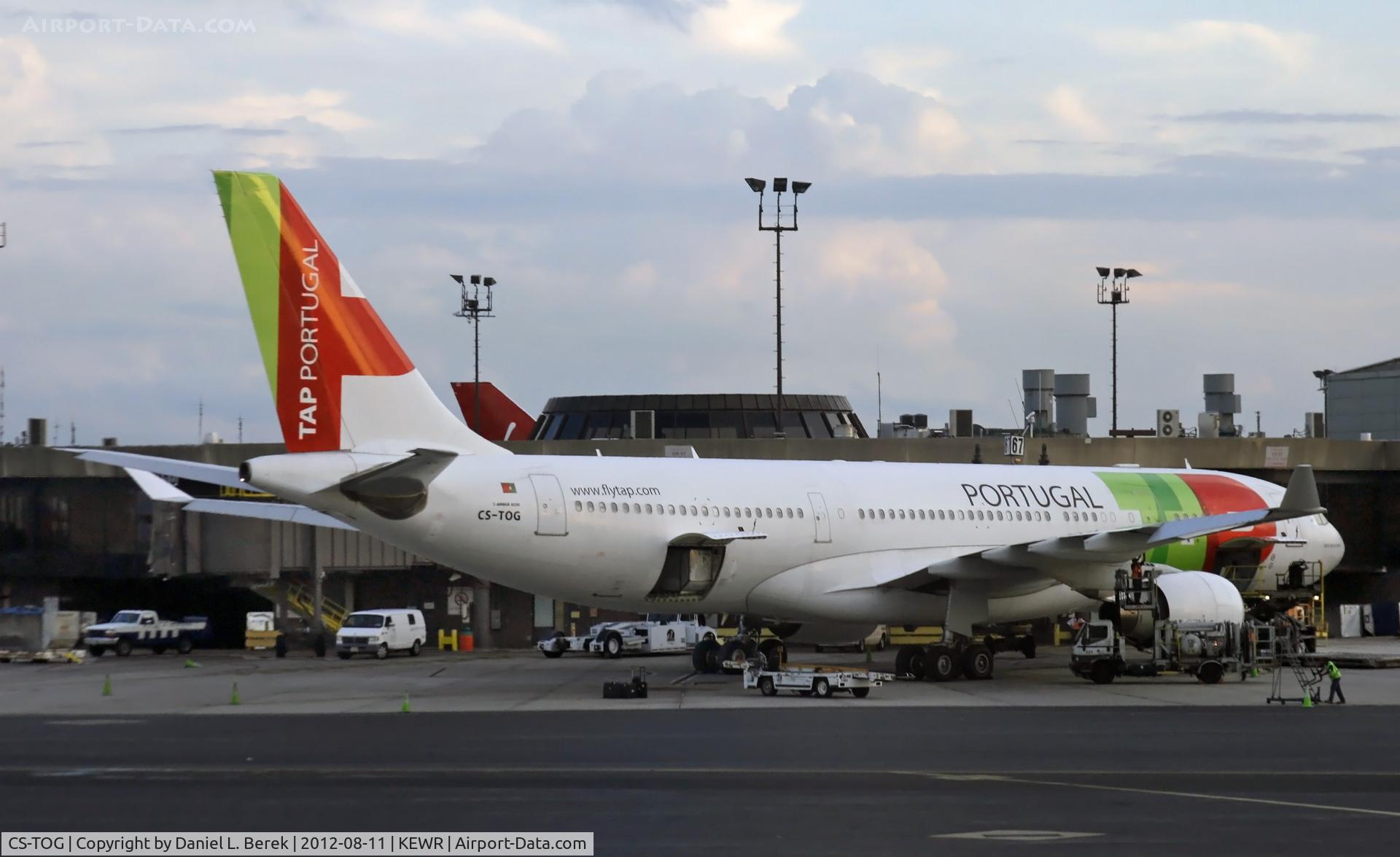CS-TOG, 1999 Airbus A330-223 C/N 312, A TAP Airbus A330 at Newark Liberty International prepares for her return journey to Lisbon.