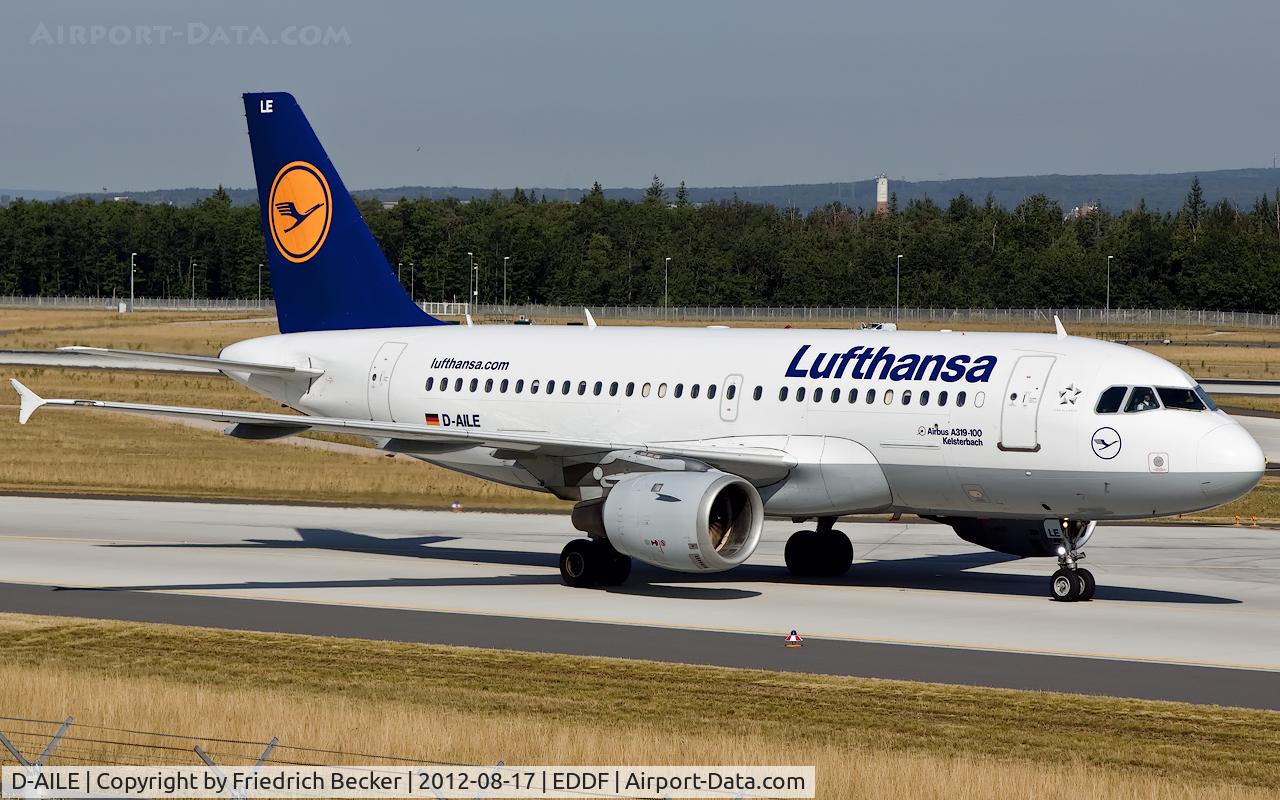 D-AILE, 1996 Airbus A319-114 C/N 627, taxying to the gate