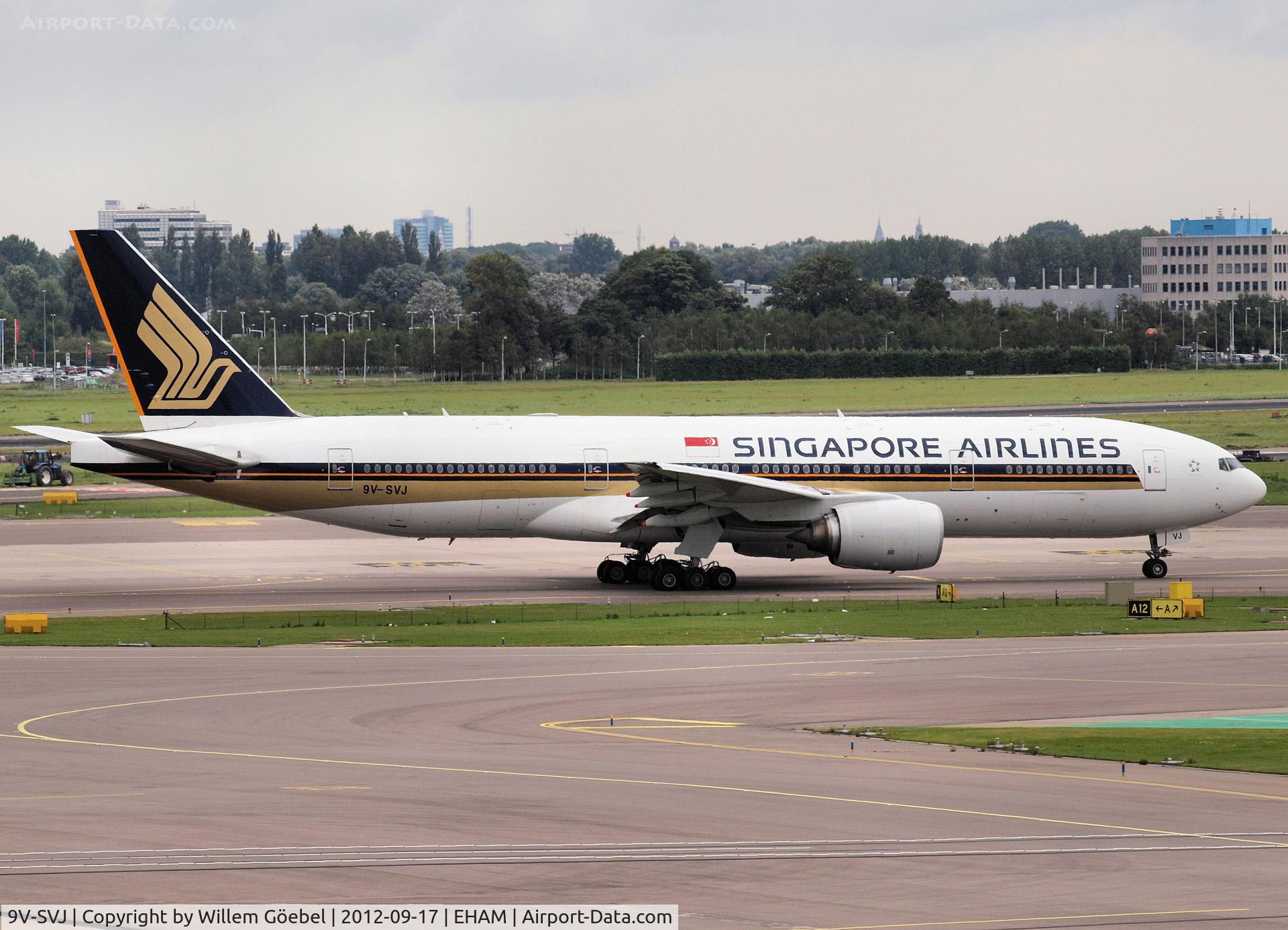 9V-SVJ, 2002 Boeing 777-212/ER C/N 32335, Taxi to runway 24 of Amsterdam Airport