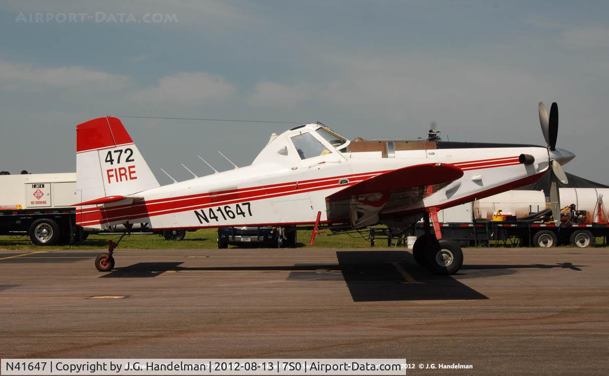 N41647, 2007 Air Tractor AT-802A C/N 802A-0279, Waiting  for action.