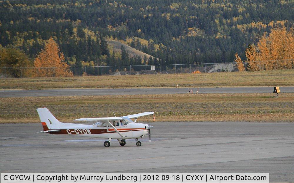 C-GYGW, 1977 Cessna 172N C/N 172-68730, Taxiing for takeoff at Whitehorse, Yukon.