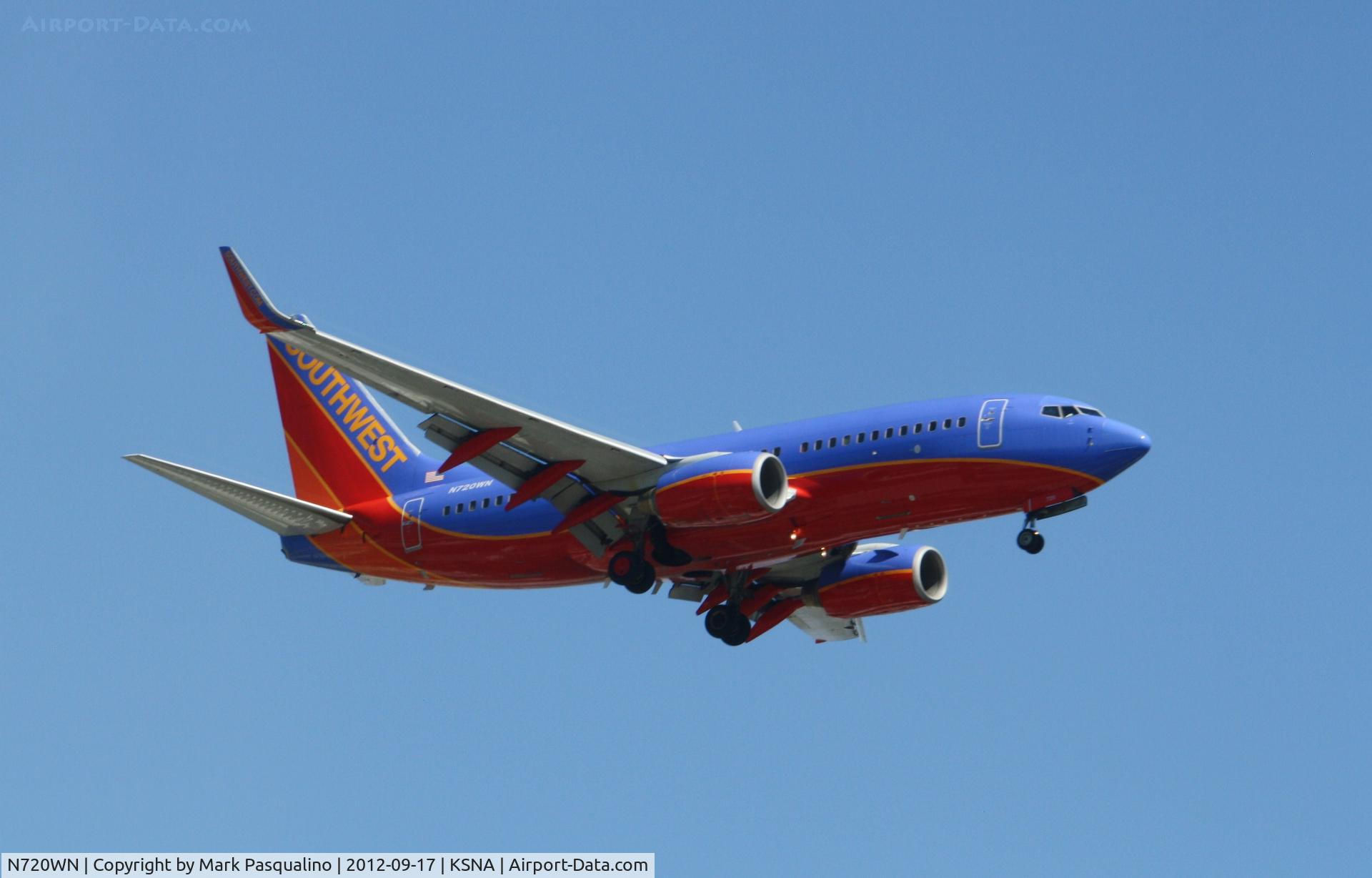 N720WN, 1998 Boeing 737-7H4 C/N 27854, Boeing 737-700