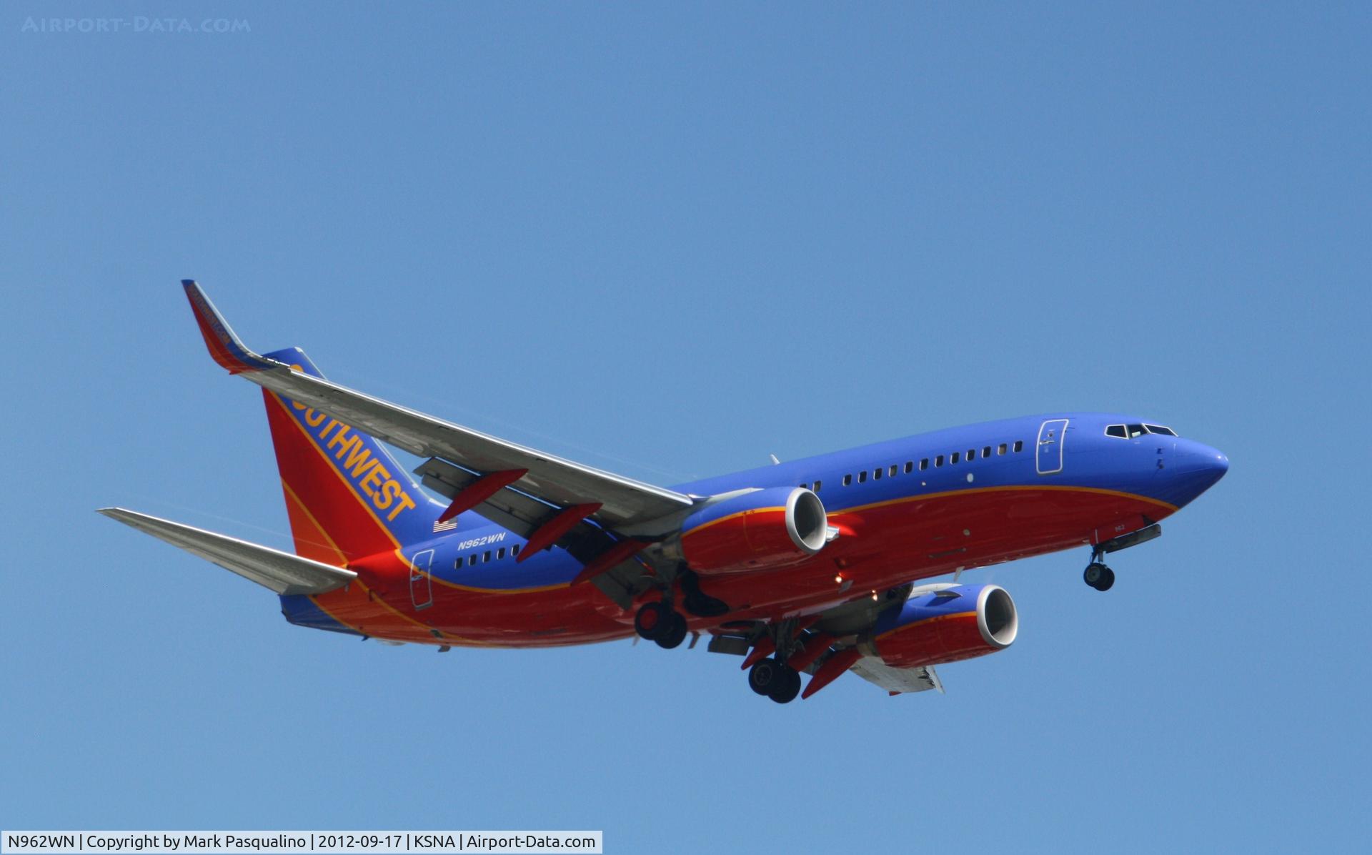 N962WN, 2011 Boeing 737-7H4 C/N 36963, Boeing 737-700