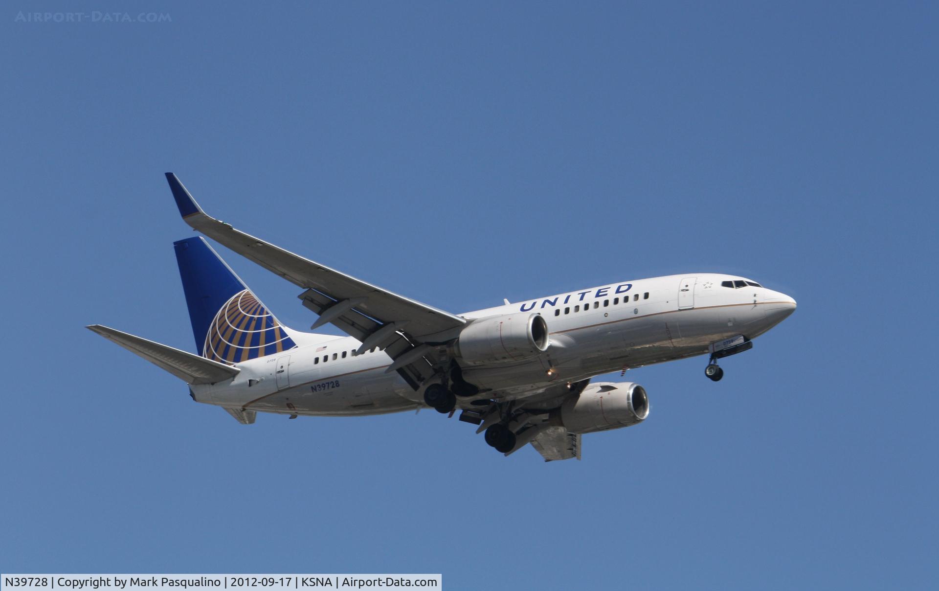 N39728, 1999 Boeing 737-724 C/N 28944, Boeing 737-700