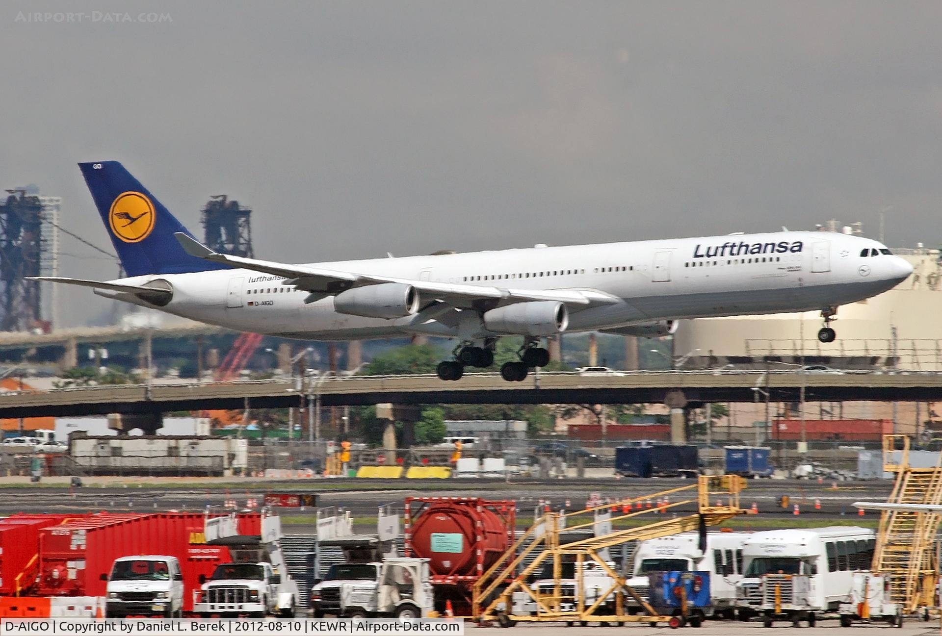D-AIGO, 1998 Airbus A340-313X C/N 233, A LH A340 battles cross-winds as it maneuvers EWR's smallest runway.
