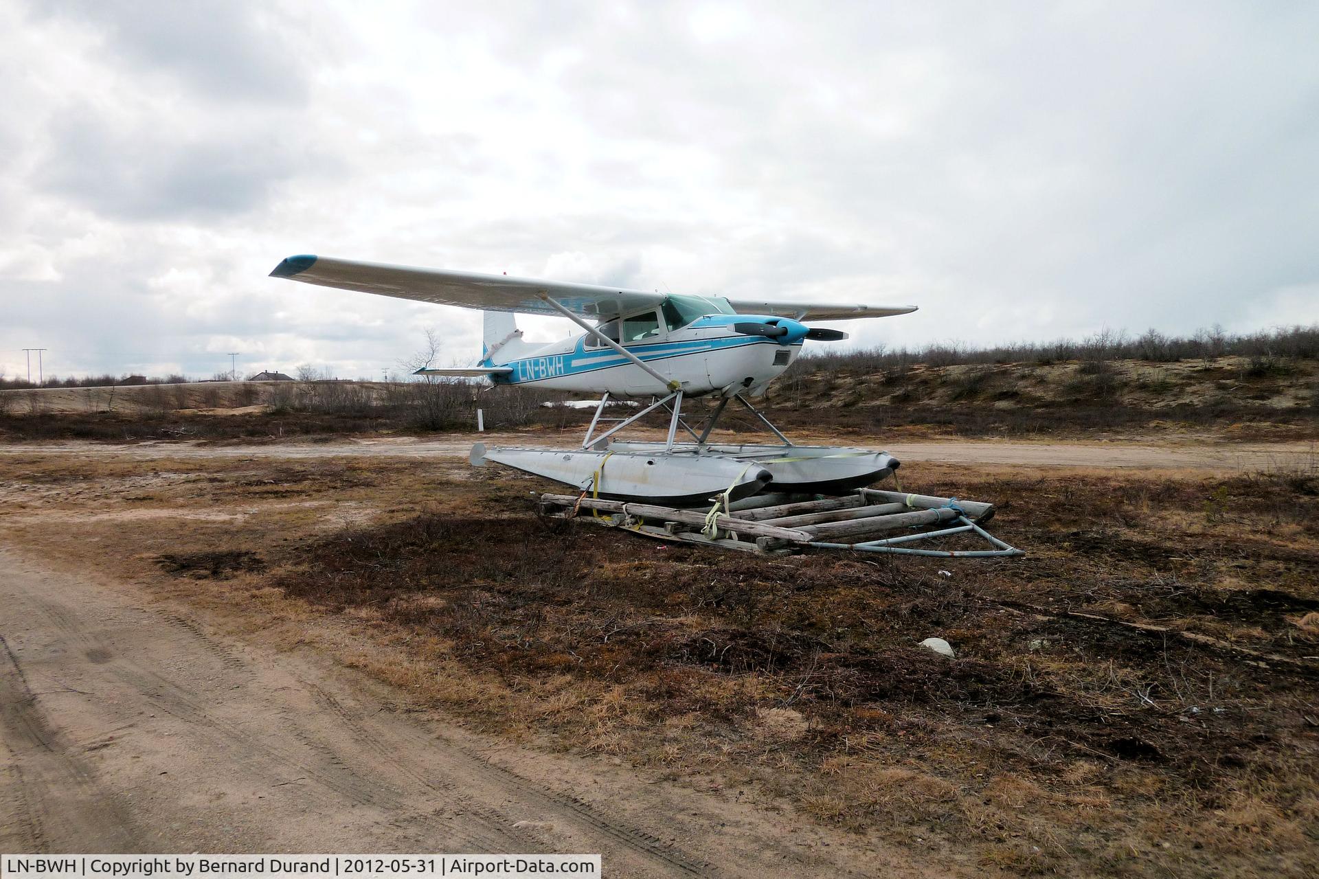 LN-BWH, 1968 Cessna 180H Skywagon C/N 18051995, LN-BWH hydro