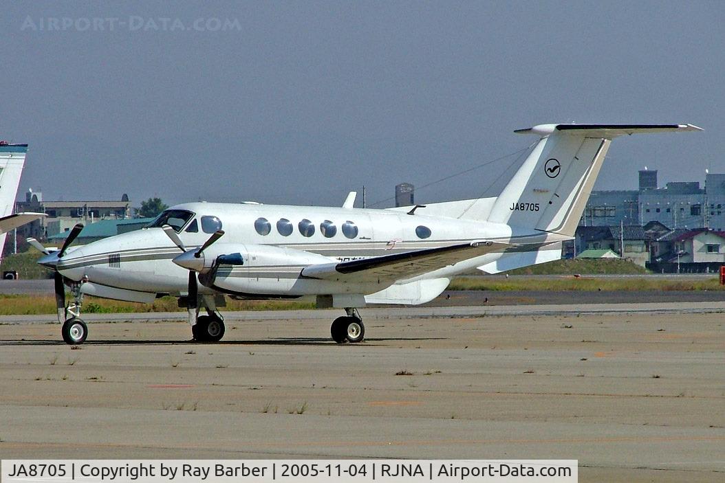 JA8705, 1992 Beech B200 King Air C/N BB-1431, Beech B200 Super King Air [BB-1431] Nagoya-Komaki~JA 04/11/2005