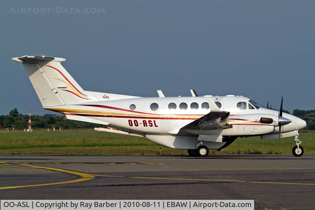 OO-ASL, 1982 Beech 200C Super King Air C/N BL-49, Beech B200C Super King Air [BL-49] Antwerp-Deurne~OO 11/08/2010