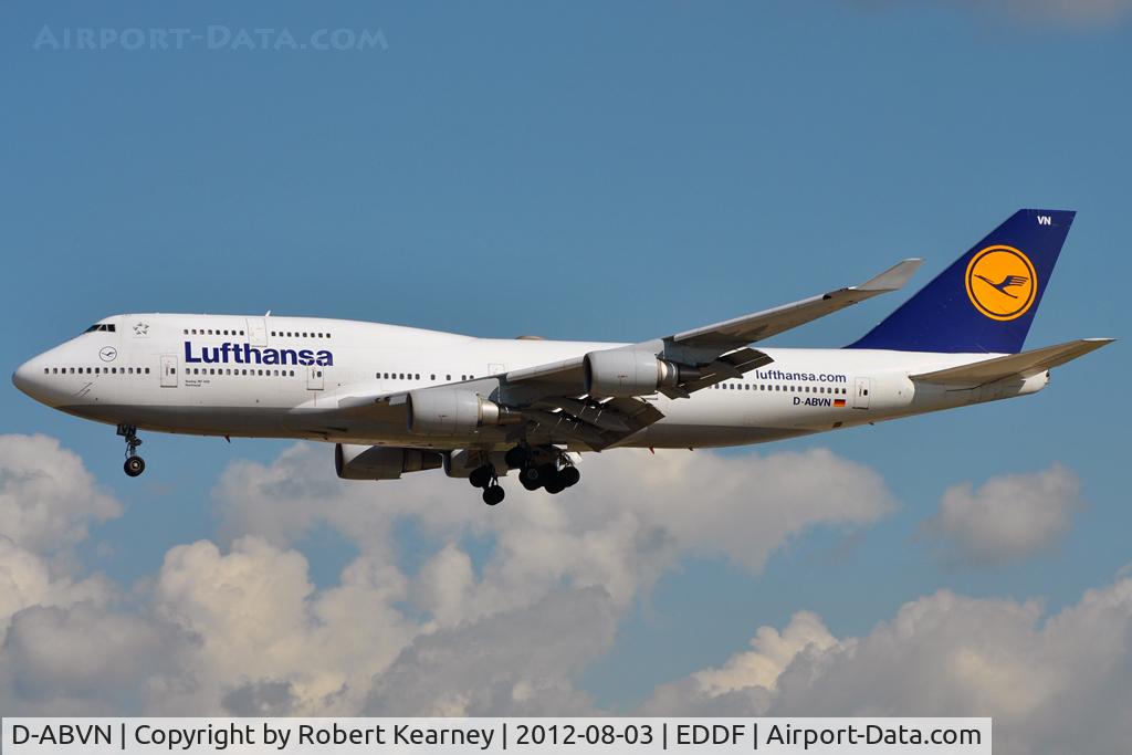 D-ABVN, 1992 Boeing 747-430 C/N 26427, On short finals for r/w 25L