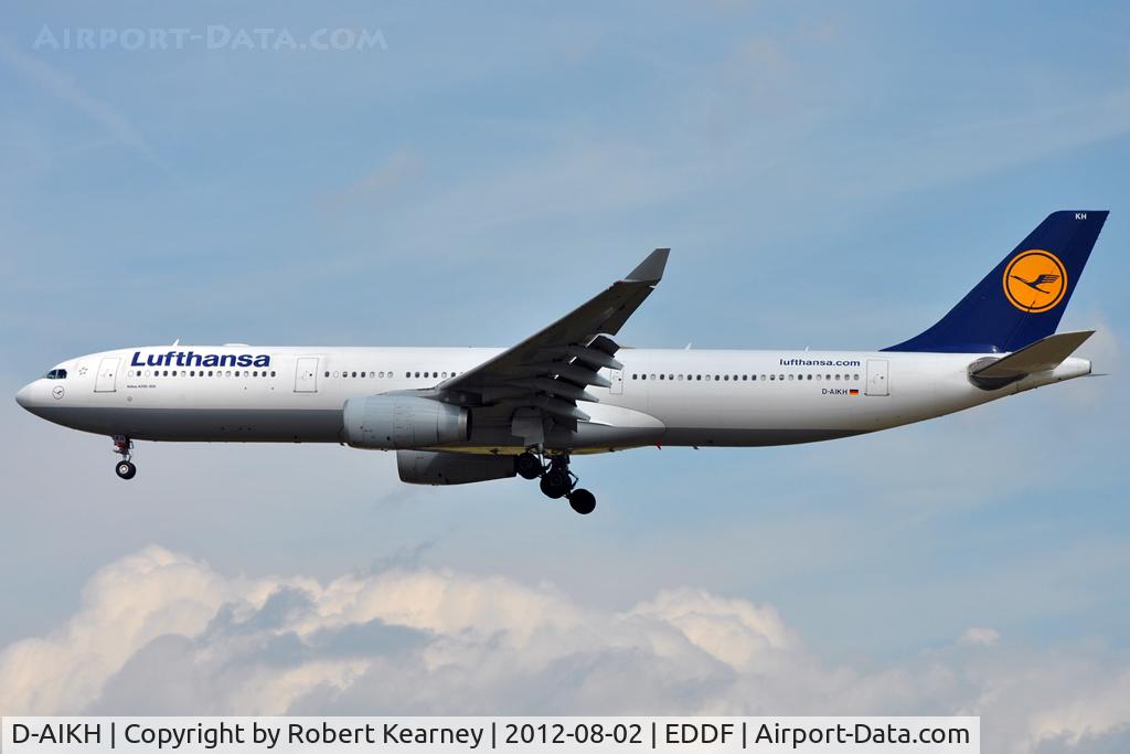 D-AIKH, 2005 Airbus A330-343X C/N 648, On short finals for r/w 25L